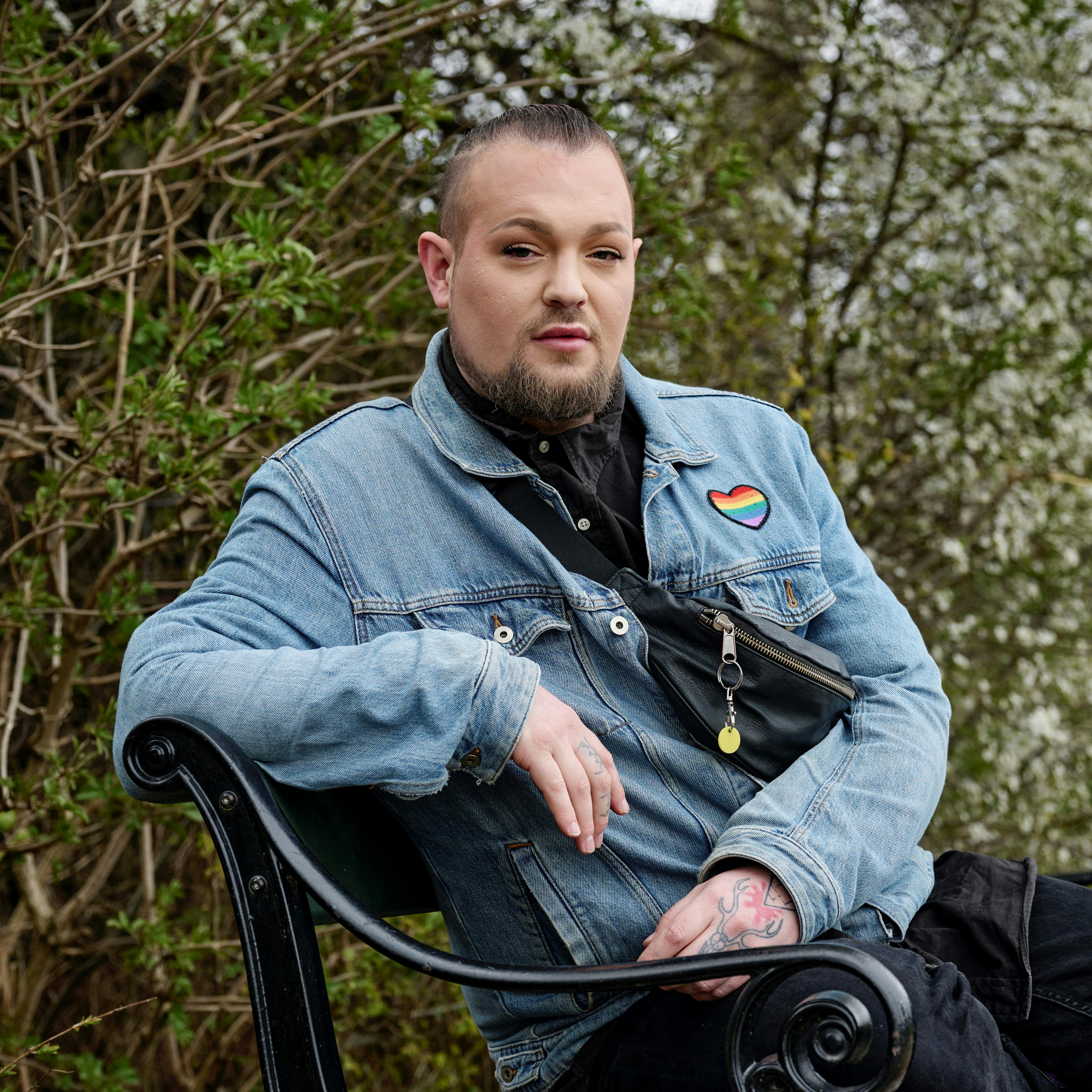 Niels Laigaard, bedre kendt som moster Niller, taler ud om turbulent forhold. 