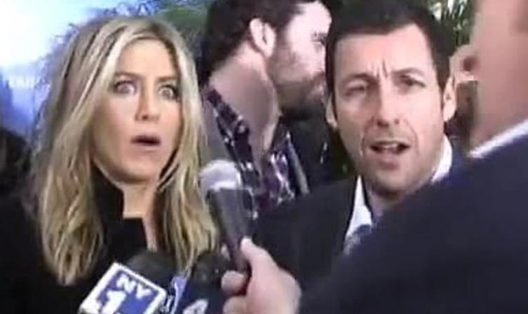 Wowza! Her får Aniston sig noget af en overraskelse.