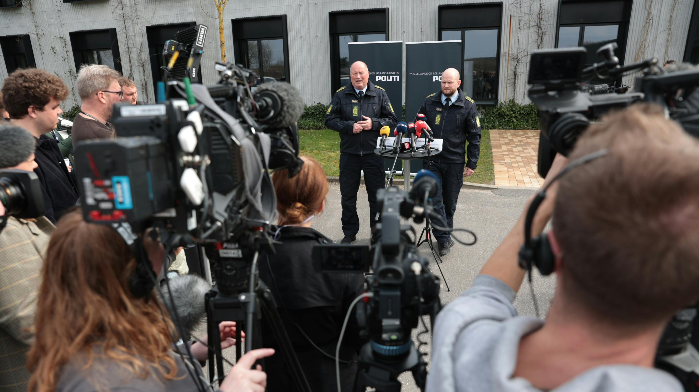 Politiet var tydelig berørt til dagens pressemøde. nbsp;
