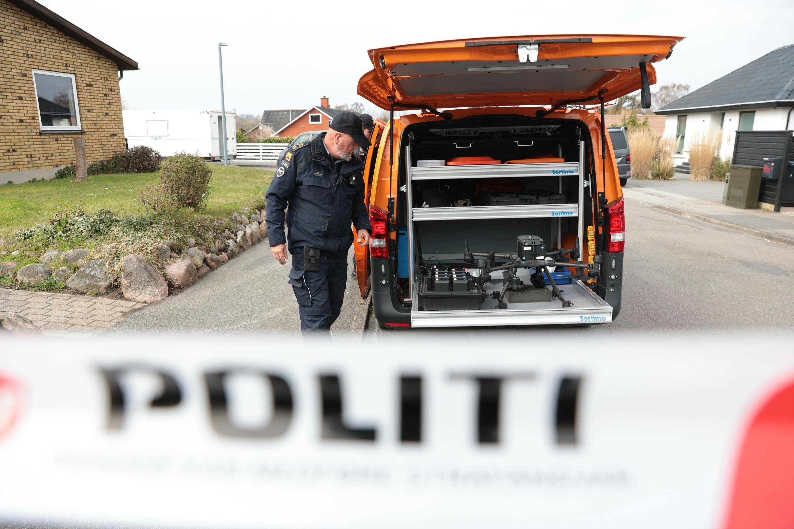 Politiet er til stede ved en adresse i Korsør.