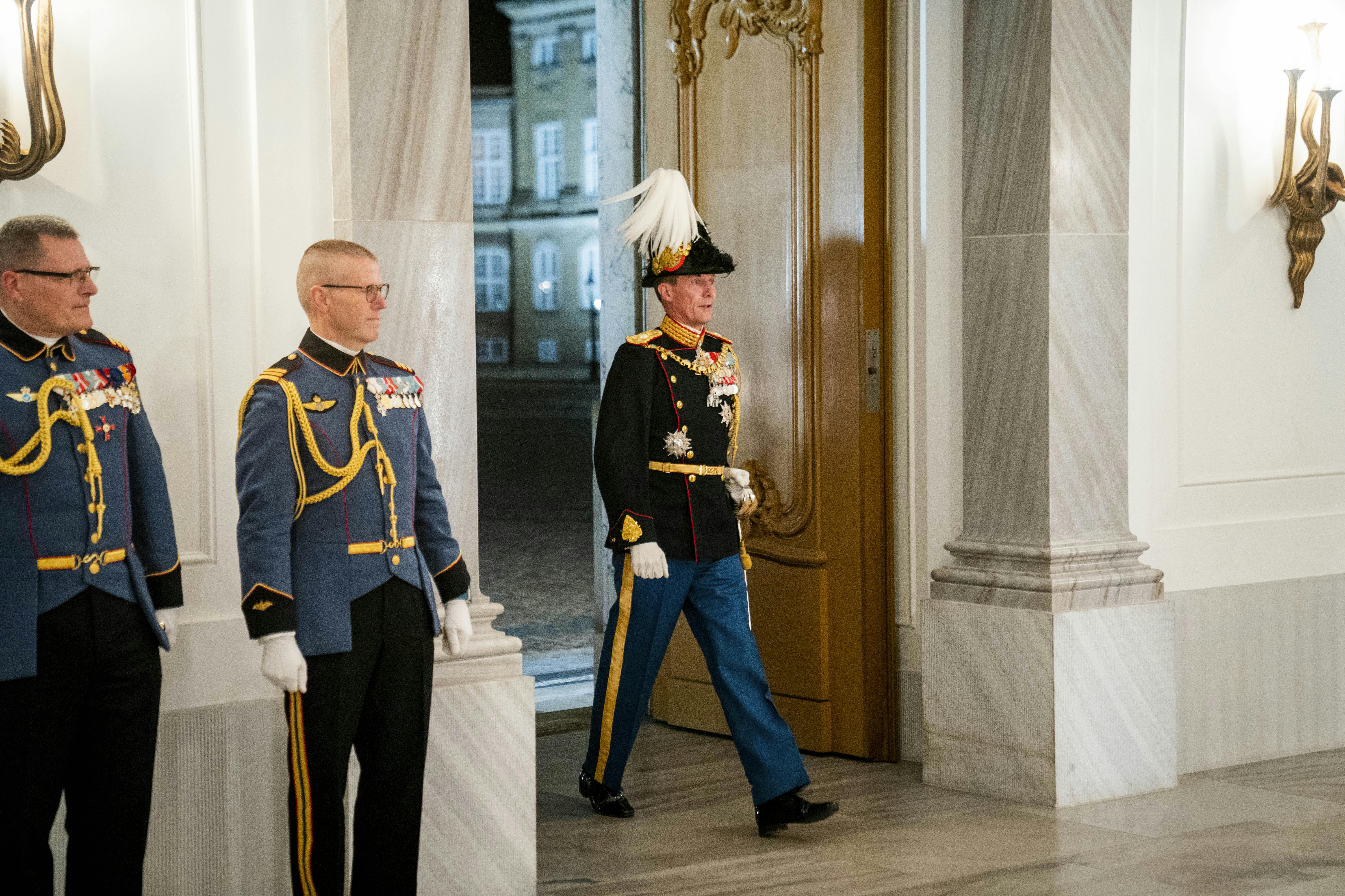 Til nytårstaffel dukkede Joachim op uden sin kone. I dag havde han selskab af hende. 