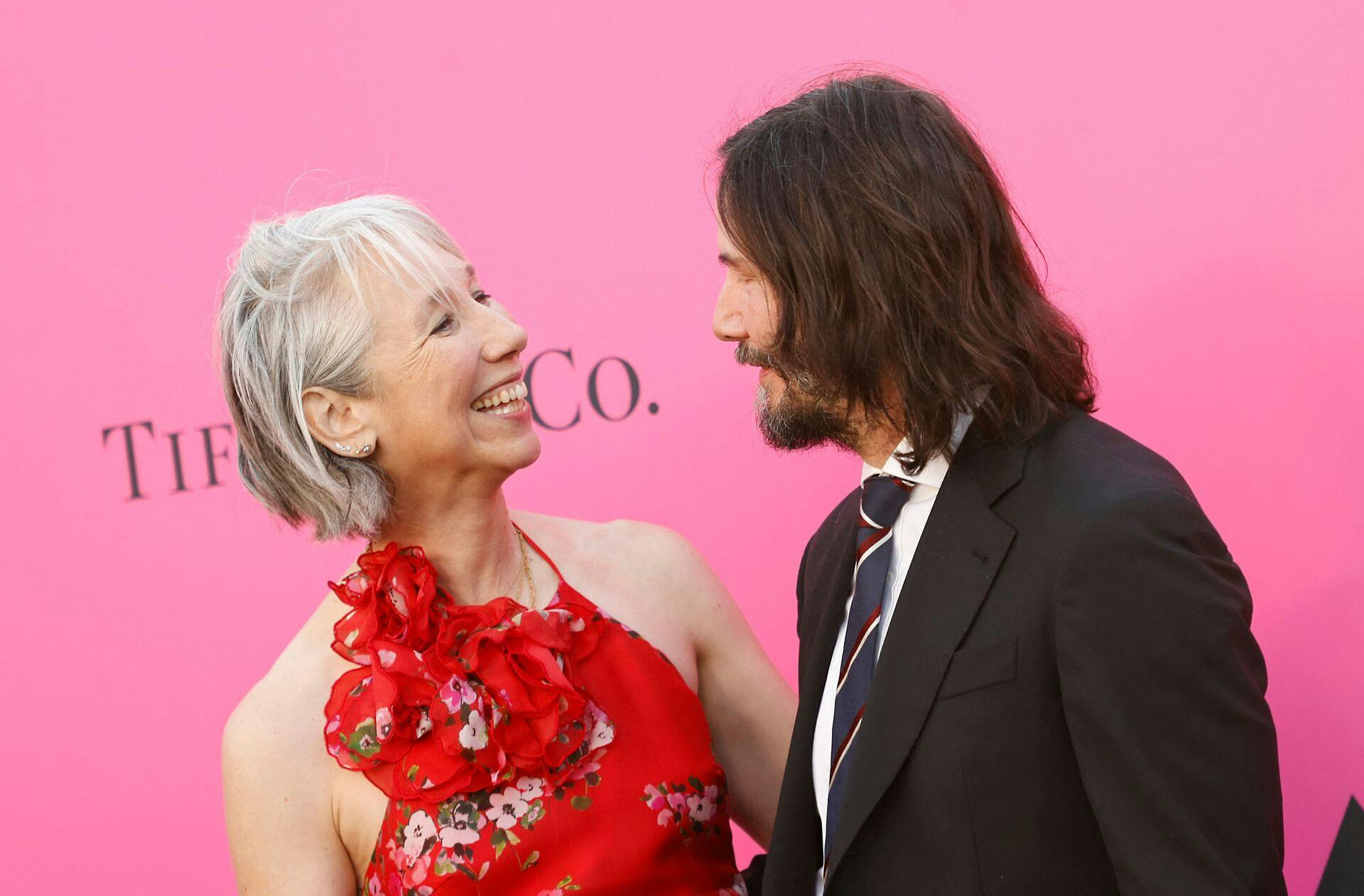 De ser da i den grad glade ud for hinanden, Alexandra Grant og Keanu Reeves.