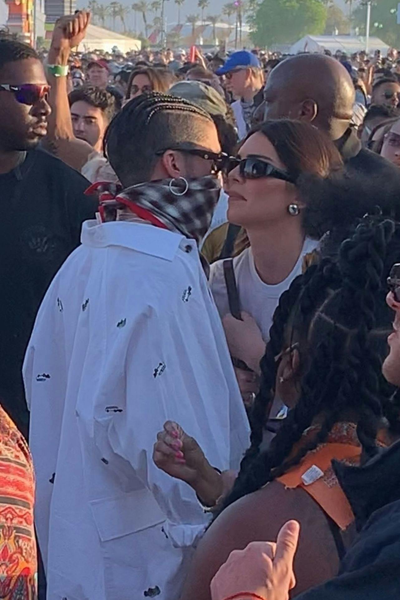 Hvad Bad Bunny hviskede i Kendall Jenners øre, ville vi gerne vide ...