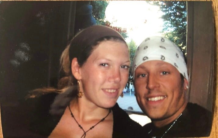 Maya kendte Sidney Lee bedre end de fleste, og hun vidste godt, at hvis der var noget, Sidney ikke ville, skulle han nok komme ud af det. 