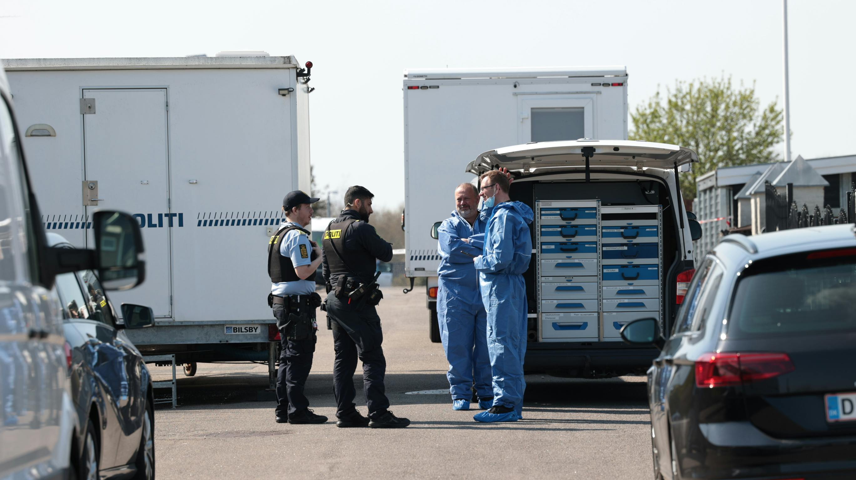 Politiet har nu en teori om, at den 32-årige sigtede har været flere steder med pigen.