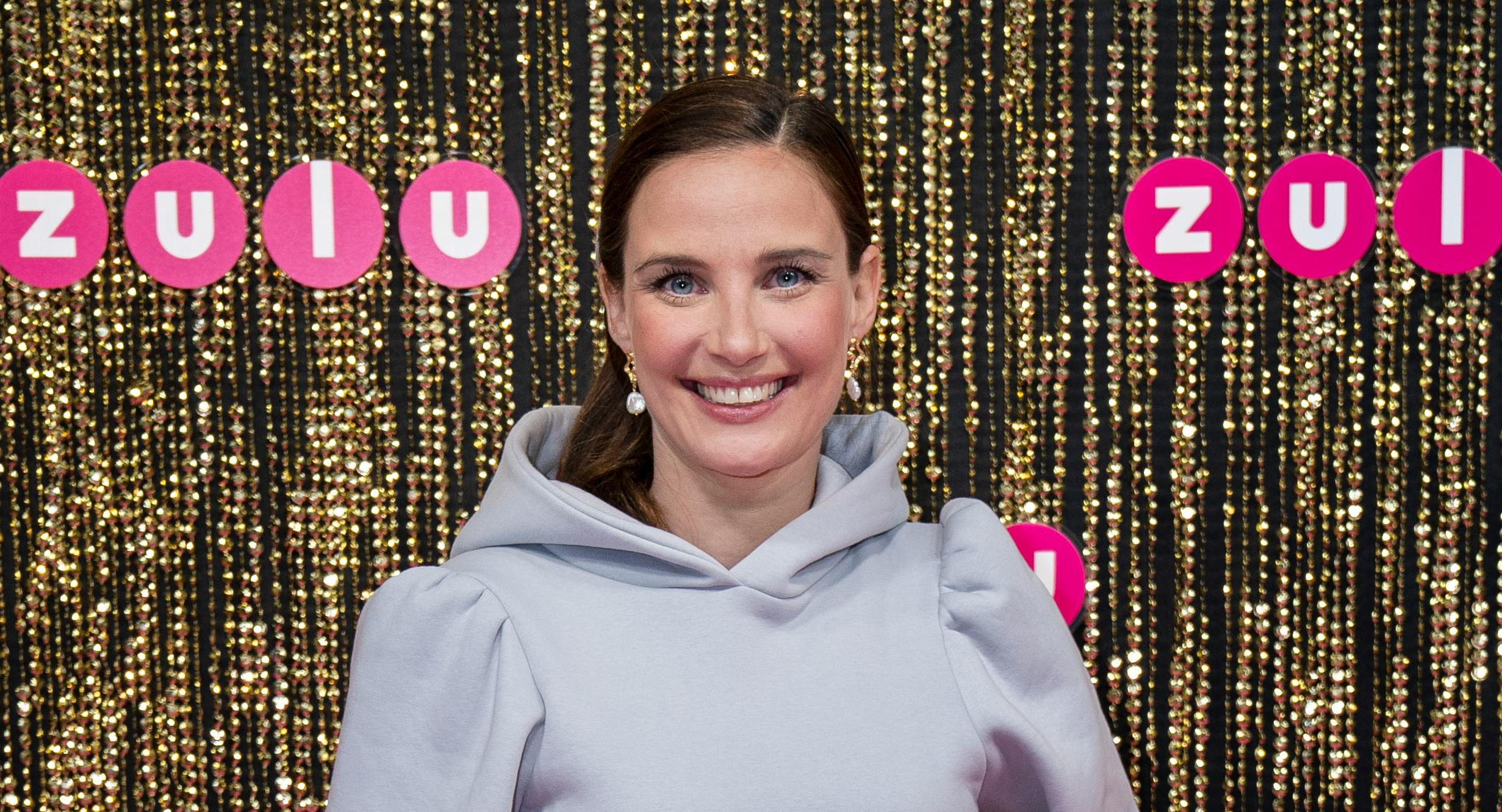 Sofie Østergaard er vært i det nye program med det populære fokus: Danskernes pengeproblemer.