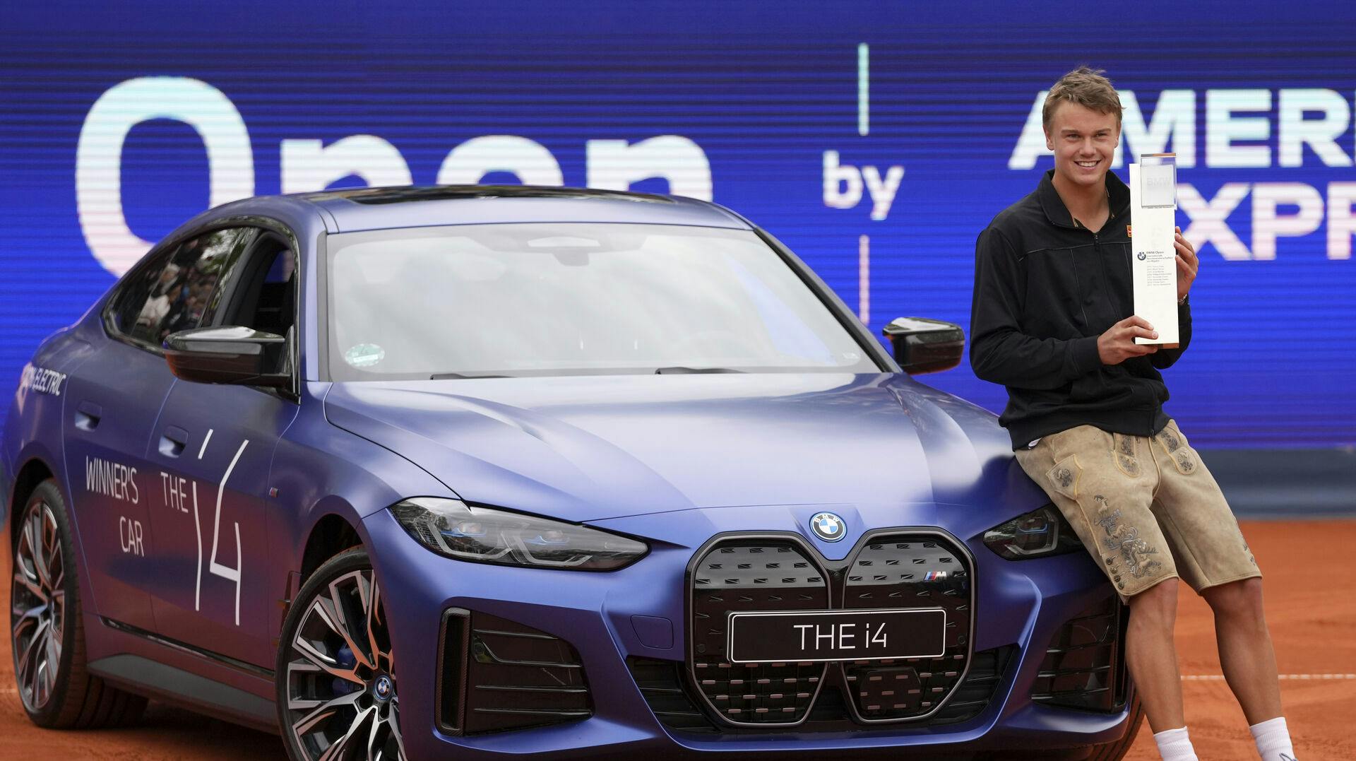 Teenageren har endnu til gode at køre en tur i præmiebilen et år efter.