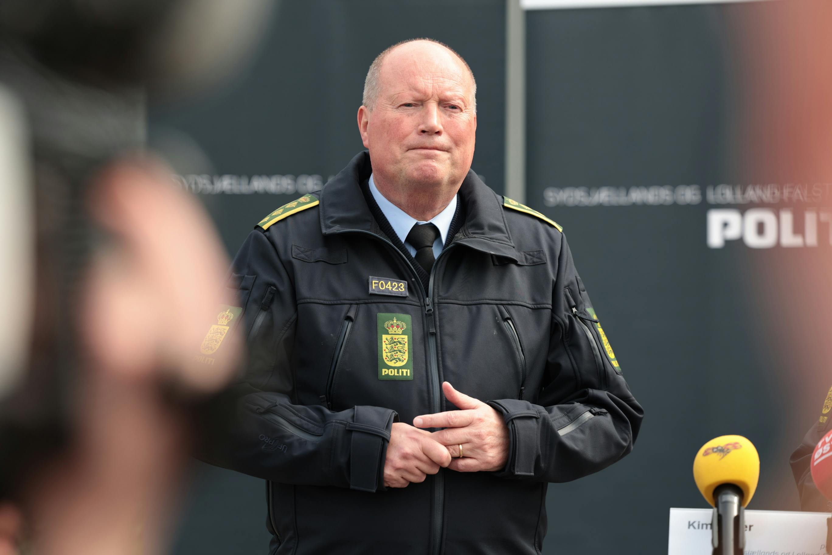 Politiinspektør Kim Kliver kæmpede med at holde glædestårerne tilbage søndag eftermiddag, da han fortalte danskerne, at pigen var blevet fundet i live.