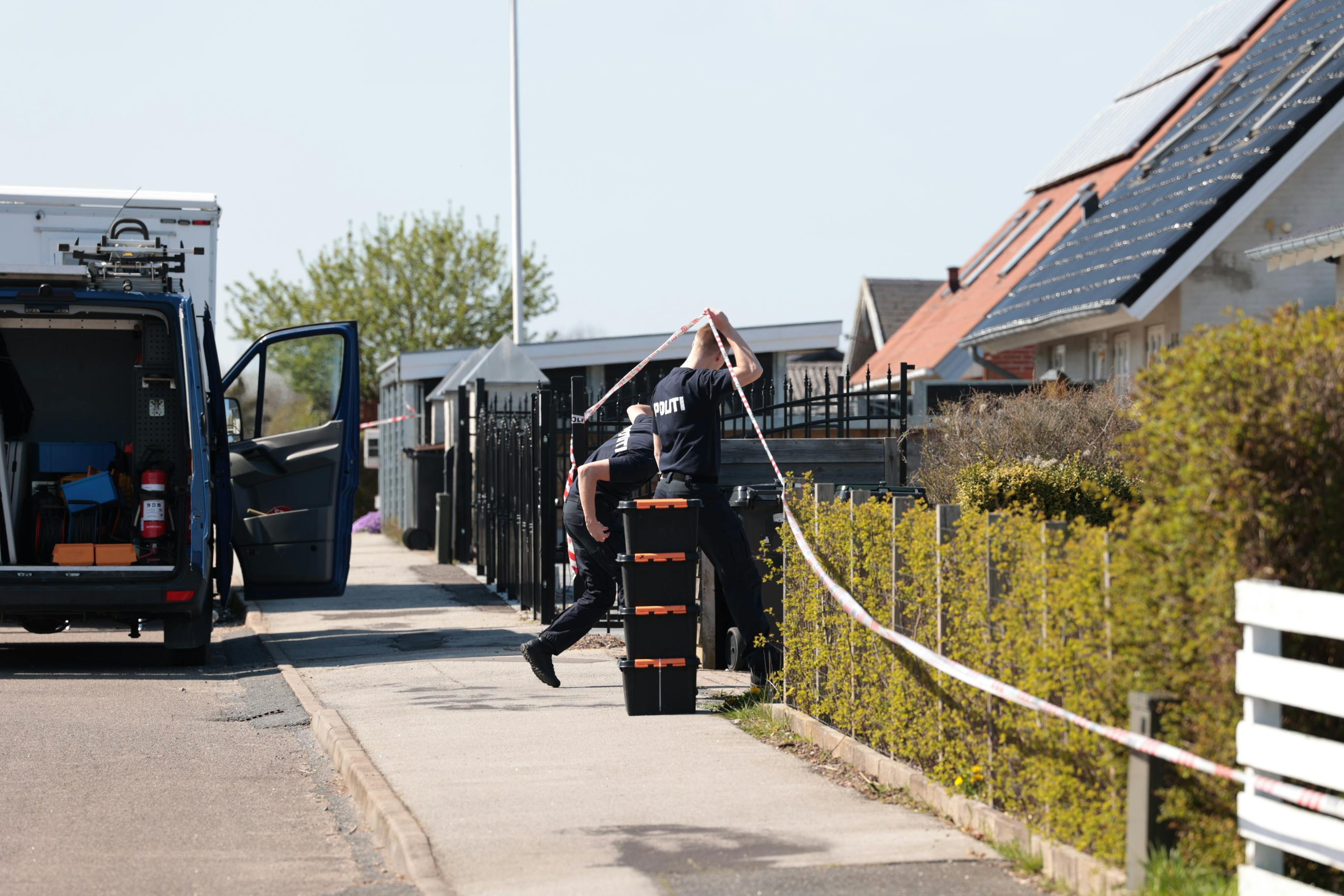 I Korsør-området er politiets efterforskere tirsdag eftermiddag stadig til stede på det formodede gerningssted, hvor de blandt andet bruger skovle i haven.&nbsp;
