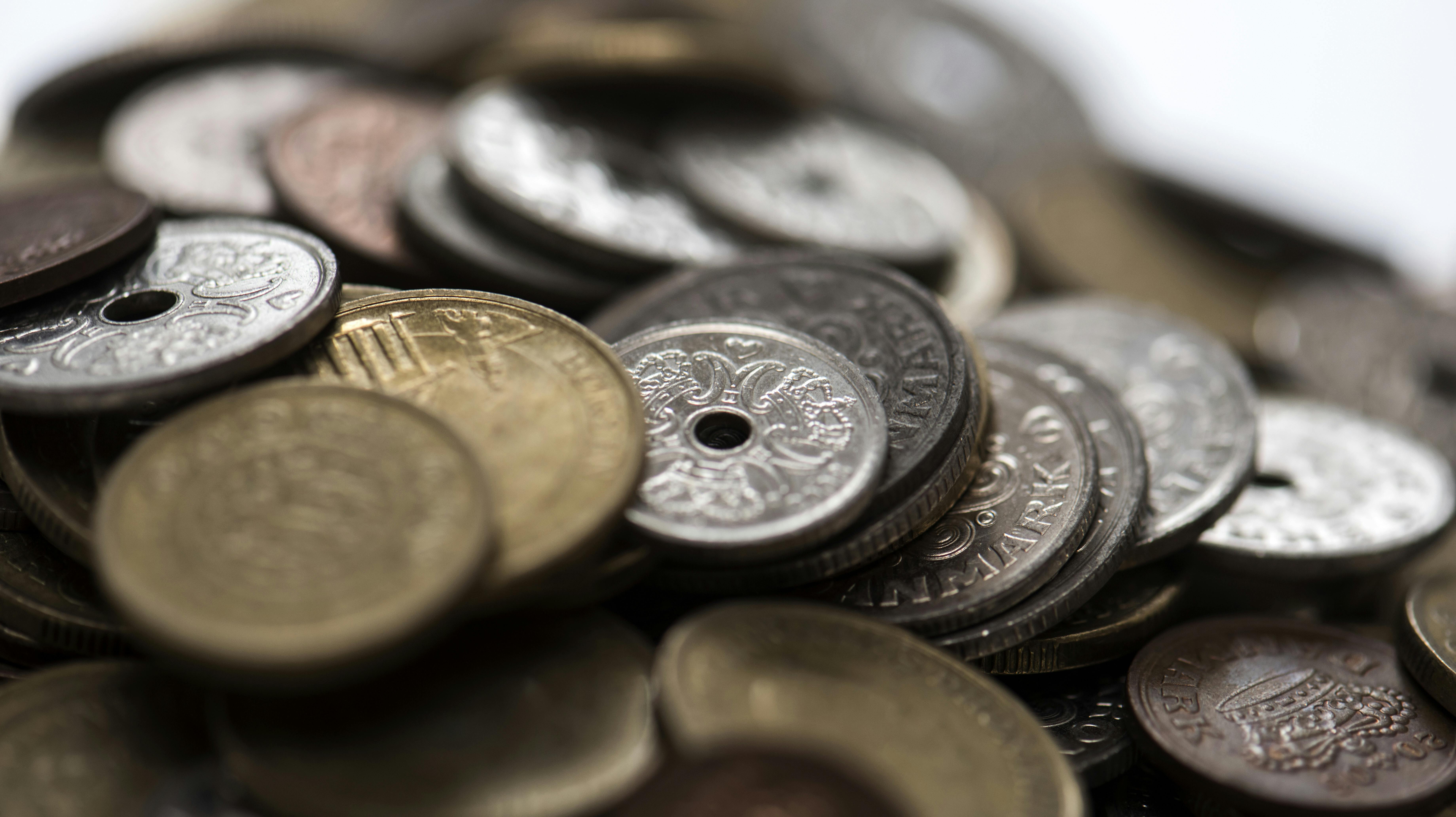 Et opkald fra en svindler endte med at koste et ægtepar deres formue. 