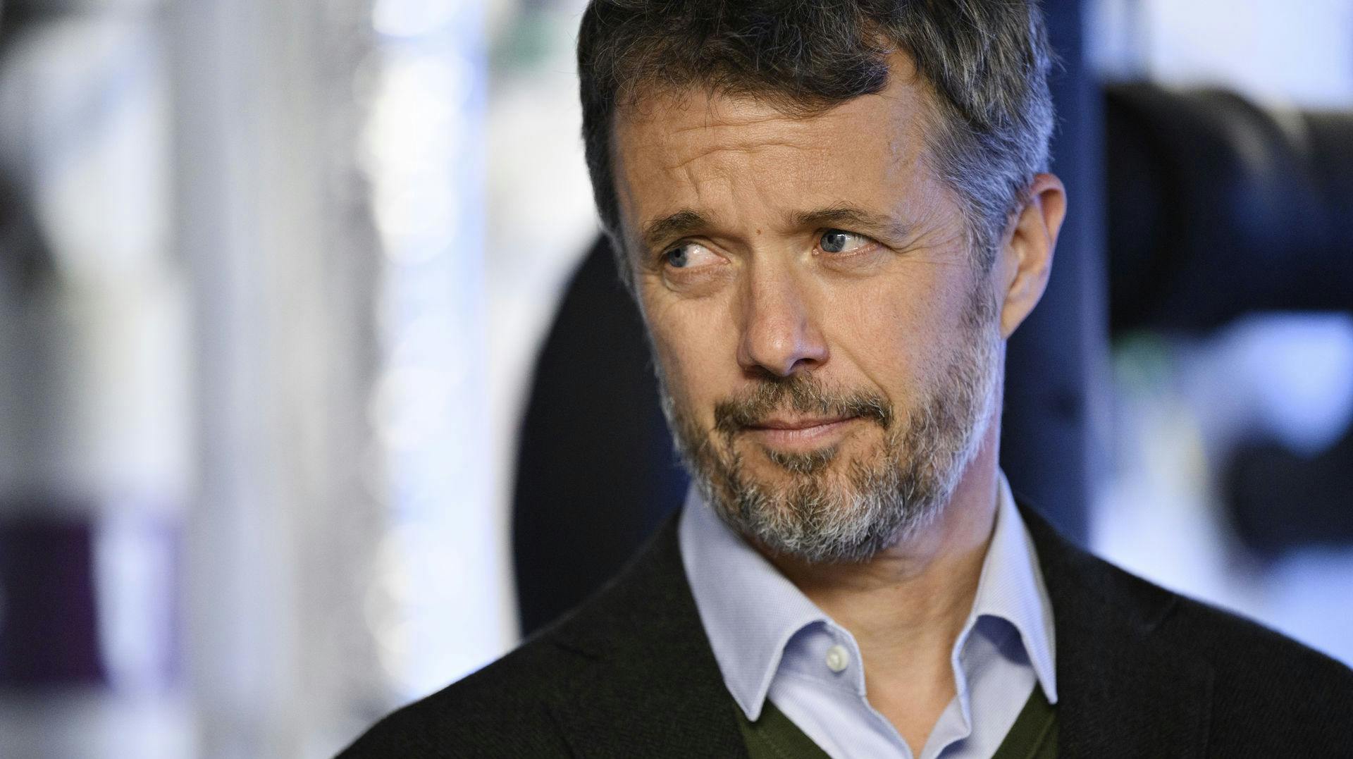 Kronprins Frederik har været en tur i Letland for at besøge de danske soldater i Camp Valdemar.