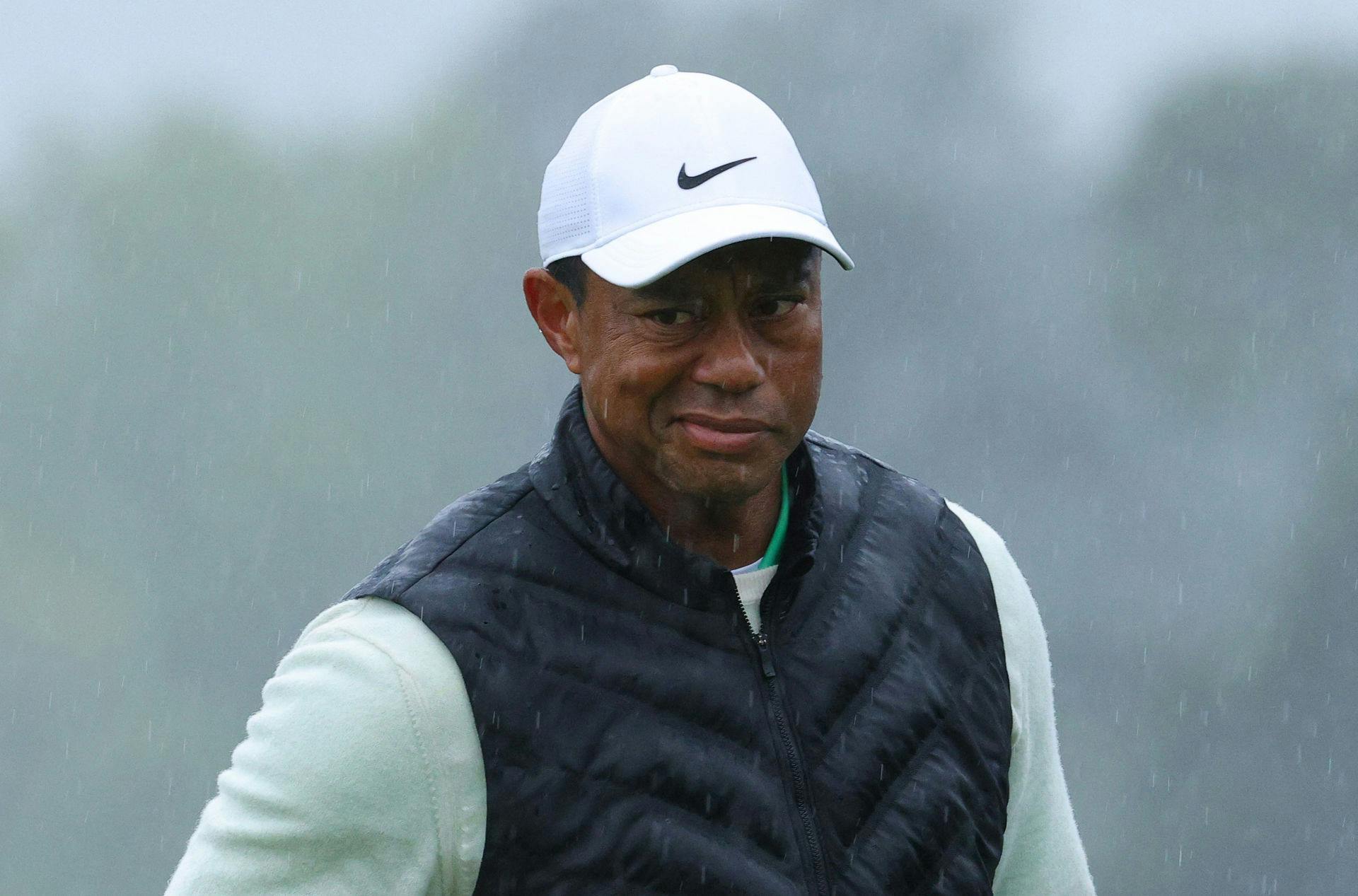 Ti dage efter sit farvel til US Masters er Tiger Woods blevet opereret i anklen