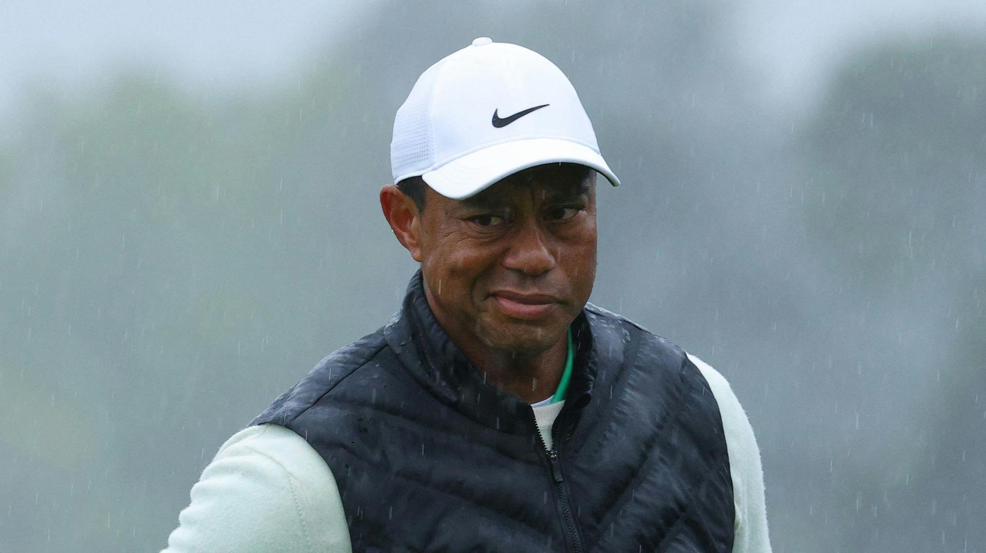 Ti dage efter sit farvel til US Masters er Tiger Woods blevet opereret i anklen