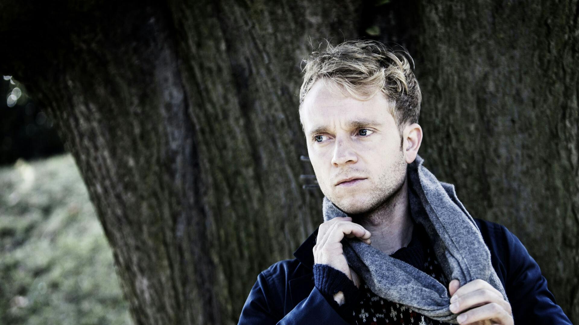 Laus Høybye springer ud som sangstjerne og udgiver nu sit eget musik.