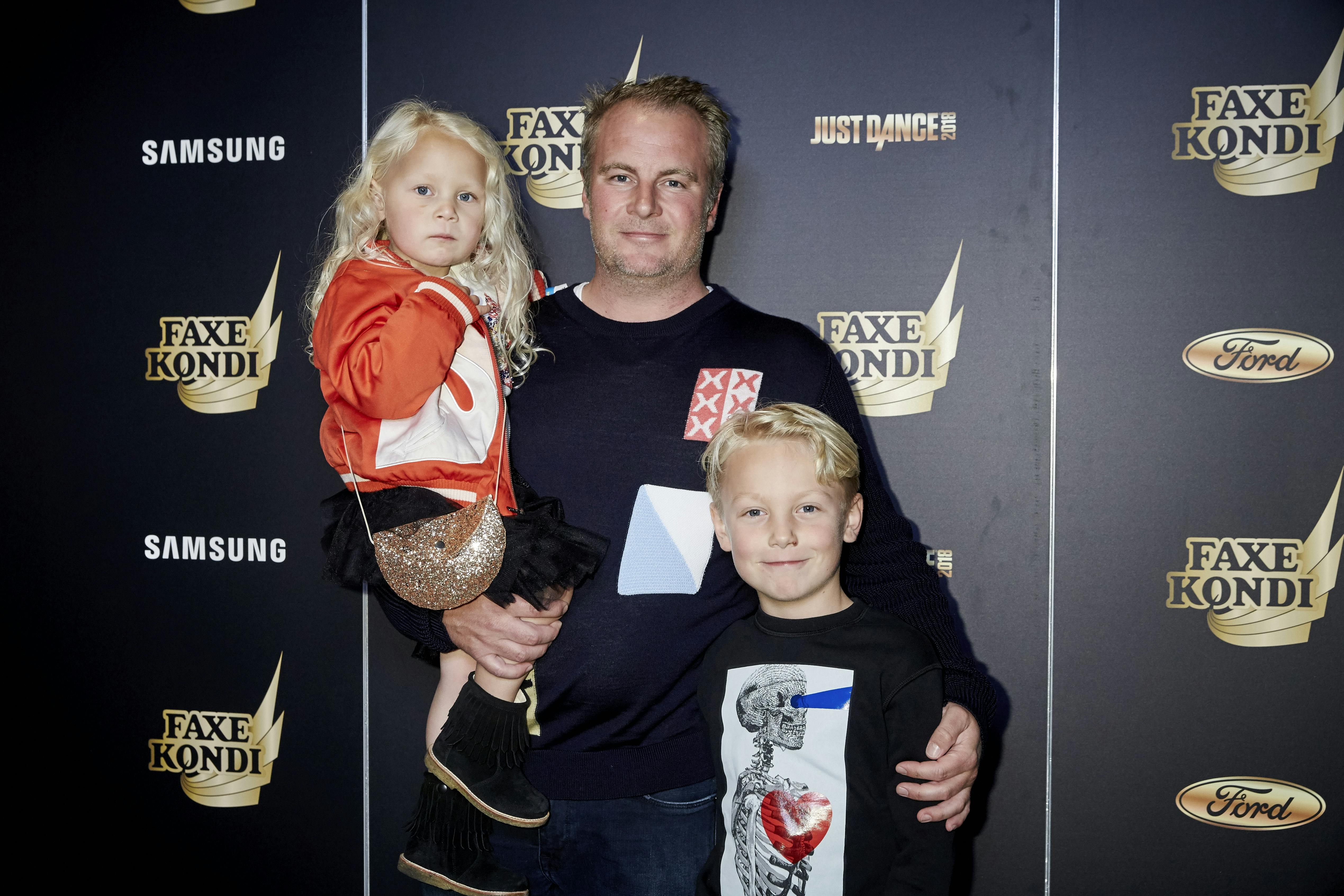 Uffe Holms datter Holly blev så stort et fænomen, at hun vandt Guldtuben i 2017. 