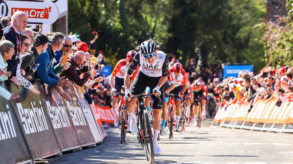 Tadej Pogacar kæmpede sig først over stregen med Mattias Skjelmose som nærmeste modstander i onsdagens Flèche Wallone.