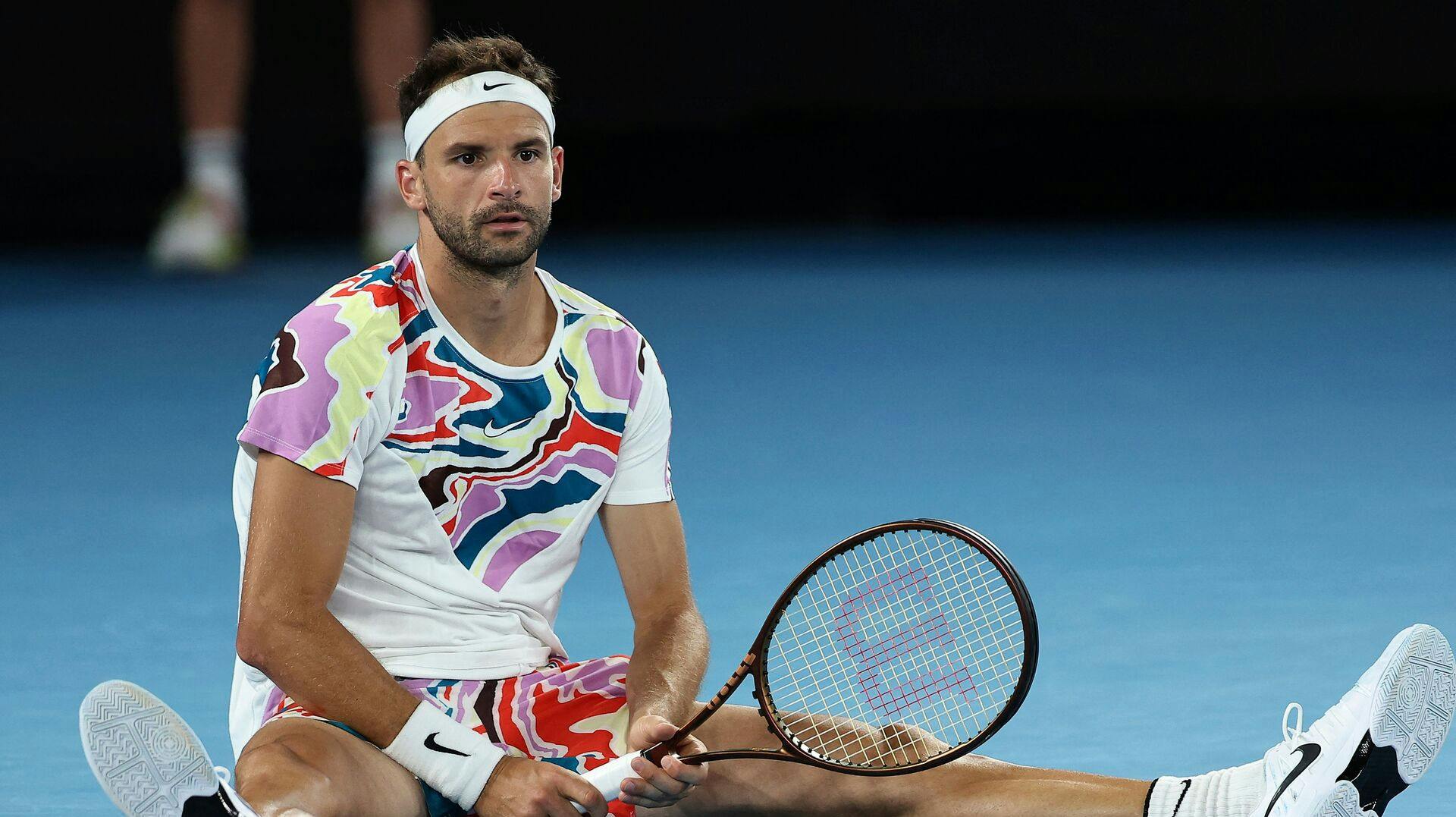 Grigor Dimitrovs tid i Barcelona har ikke været god den seneste uge. Her er han både blevet udsat for et røveri på åben gade og har også trukket sig fra 1/8 finalen i ATP-turneringen i Barcelona.