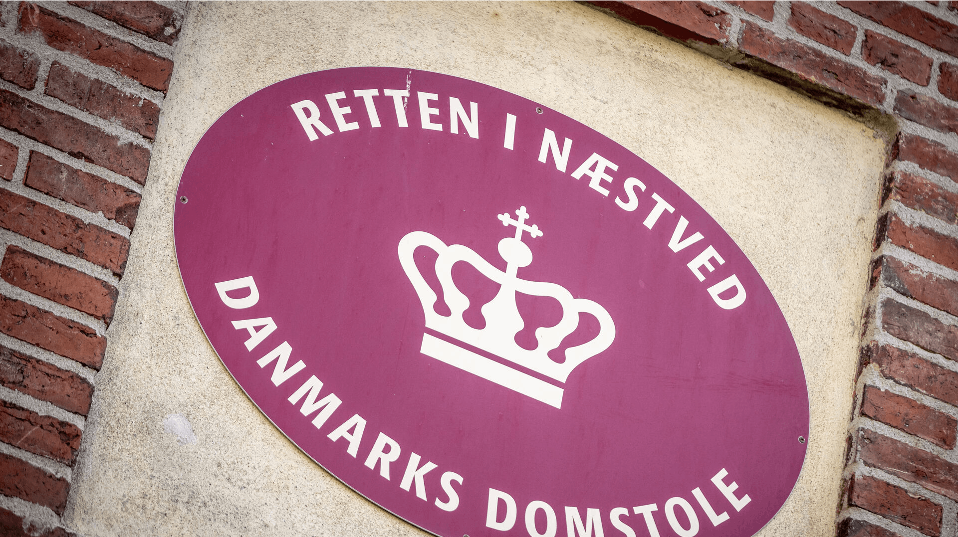 Den 24-årige mand er nu tiltalt for en række tilfælde. 