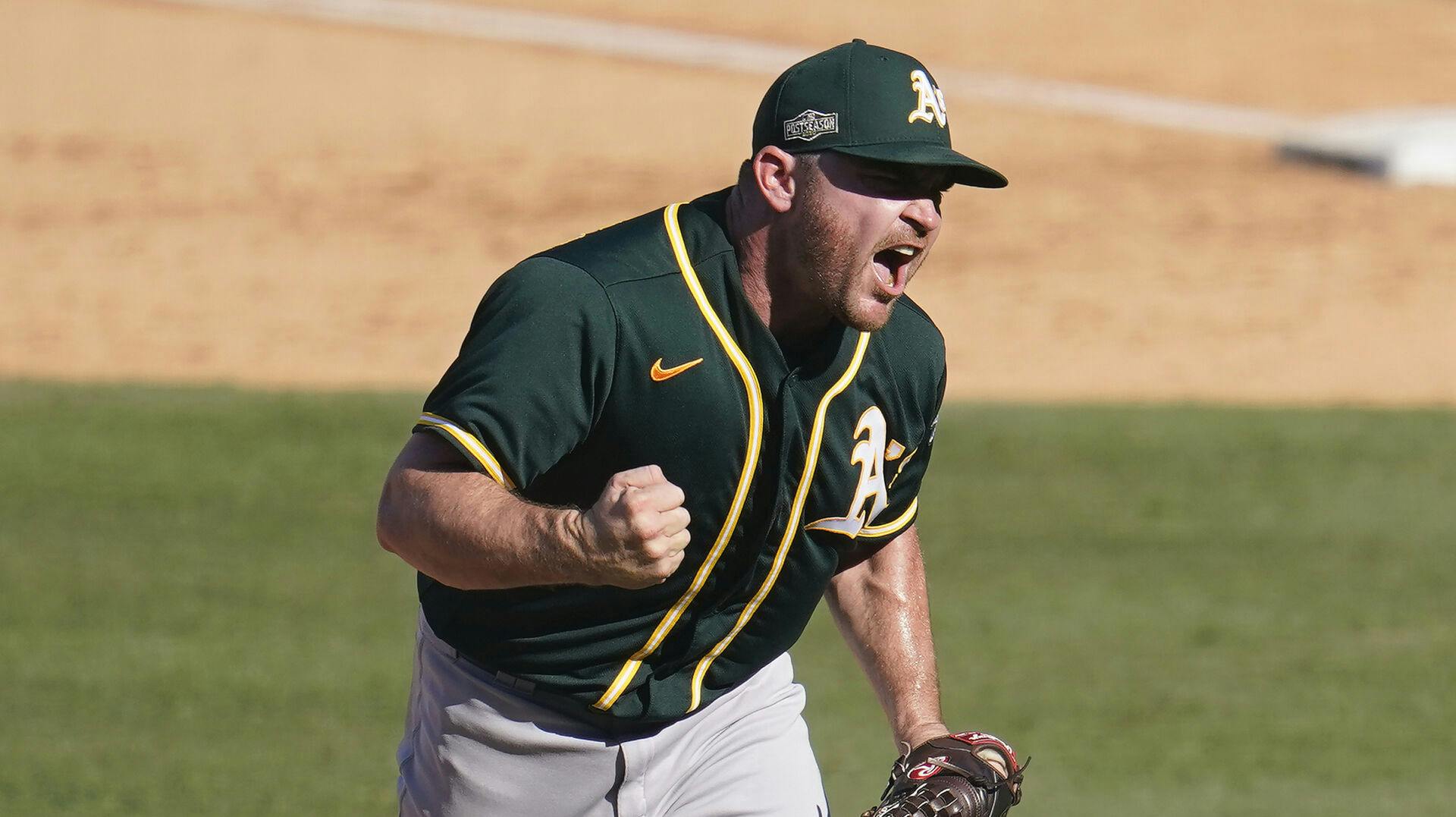 Liam Hendriks har ekstra god grund til at juble i disse dage. Han er nemlig blevet kræftfri!