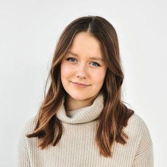 Prinsesse Isabella fylder 16 år i dag, og i den anledning har kongehuset offentliggjort helt nye billeder af hende. 