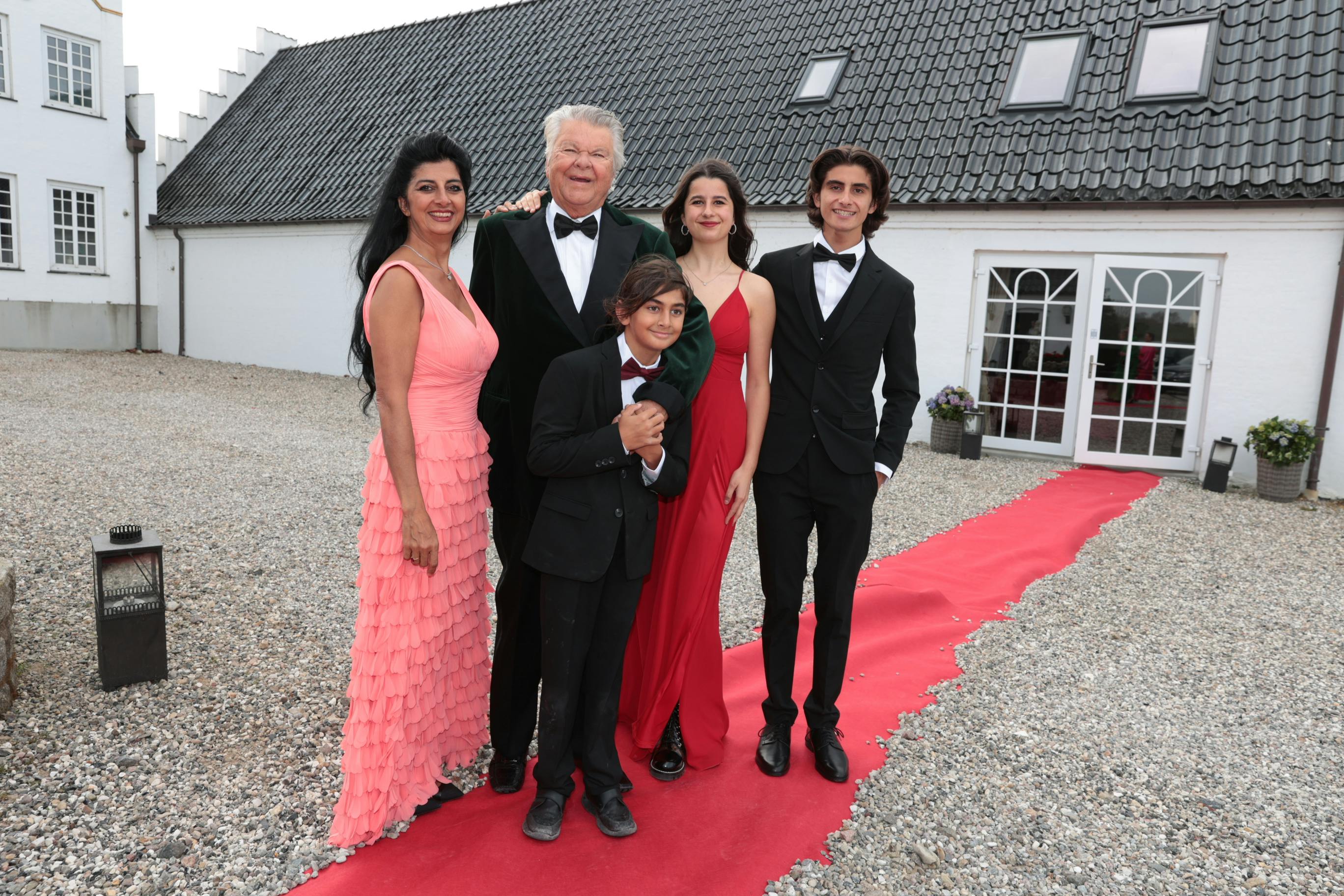 Christian Kjær og Susan Astani med sønnen Alexander imellem sig.&nbsp;
