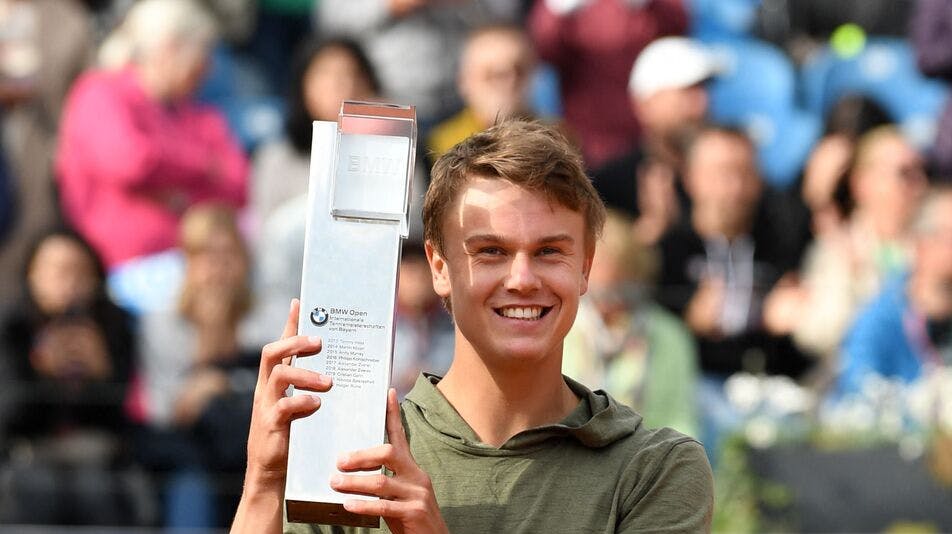 Holger Rune med sit fjerde pokalløft i sin professionelle karriere.