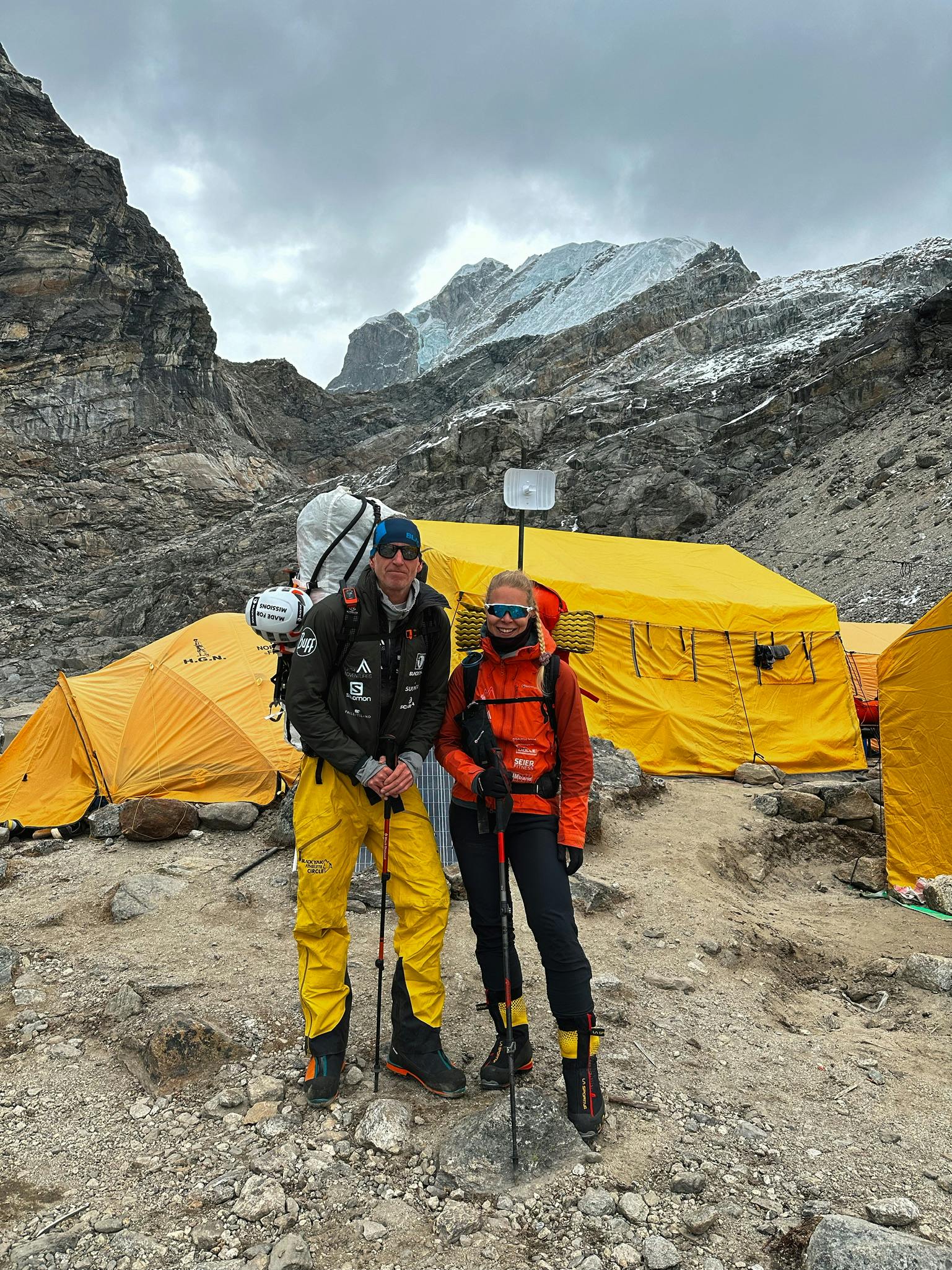 Emma Østergaard bestiger Mount Everest med Jakob Urth, der tidligere har stået på toppen af det 8.848 meter høje bjerg.&nbsp;
