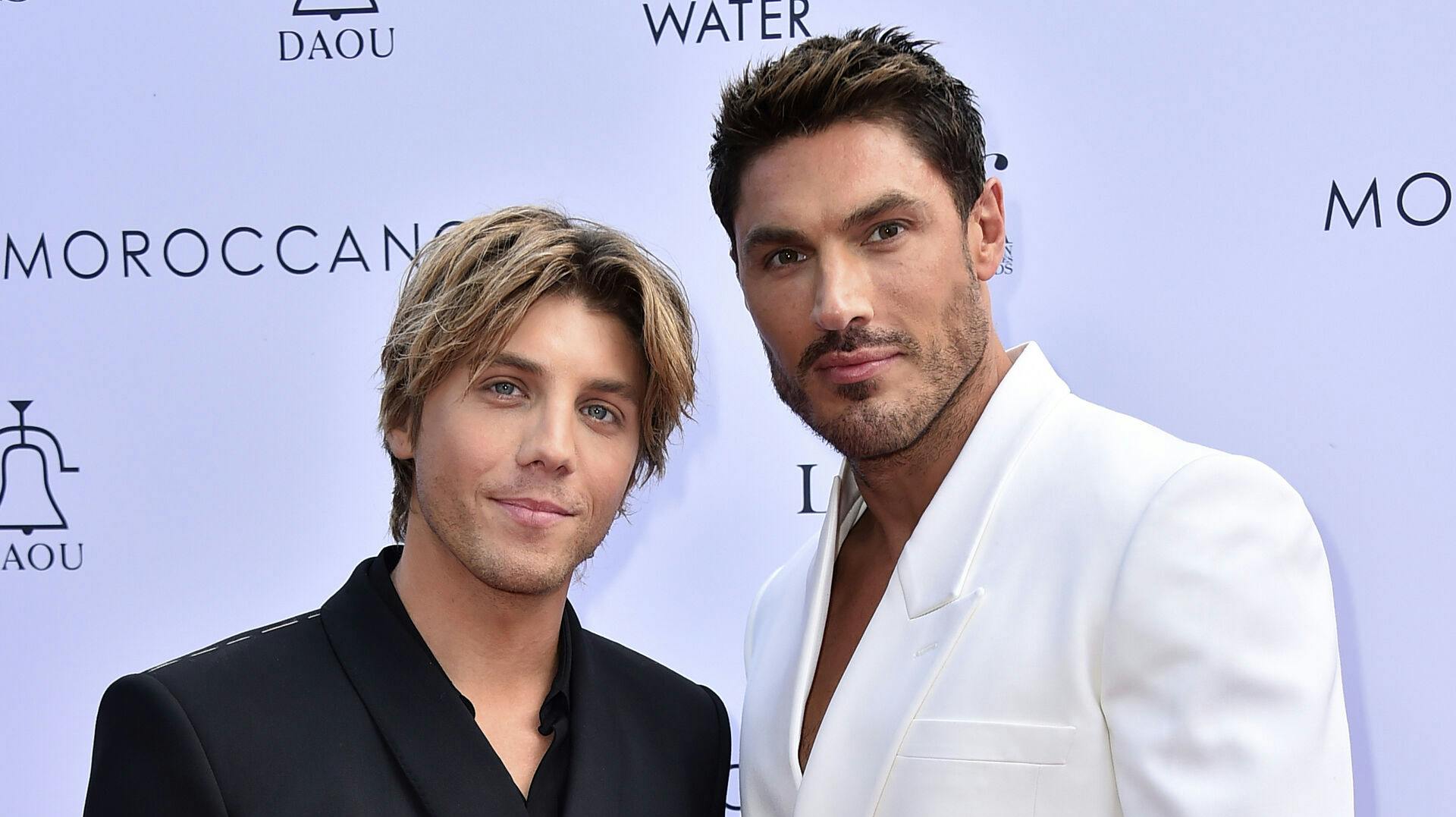 Lukas Gage og Chris Appleton giftede sig ved et hemmeligt bryllup i Las Vegas i weekenden. Efter få måneder som par. 