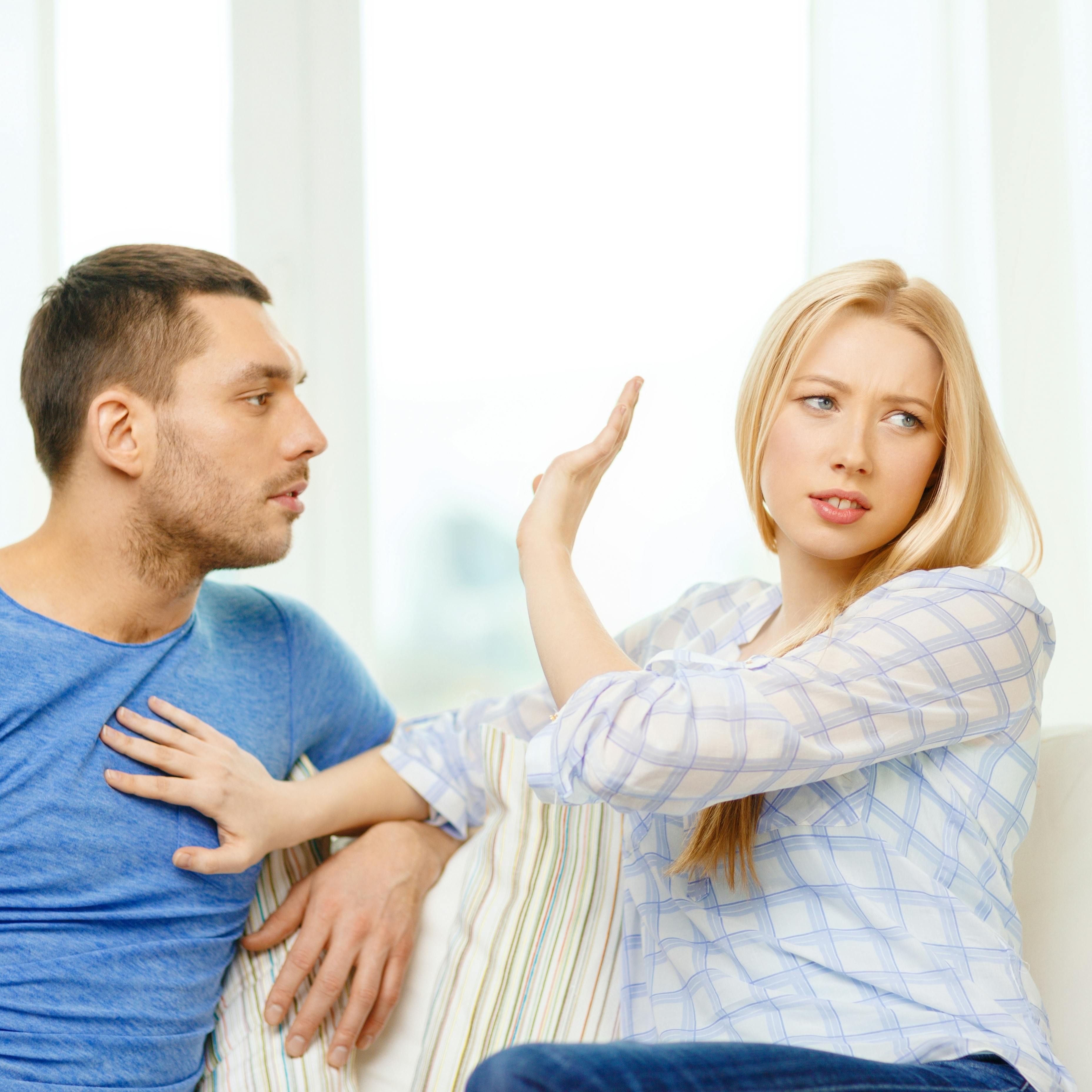 Talk to the hand. Eller til parterapeuten.