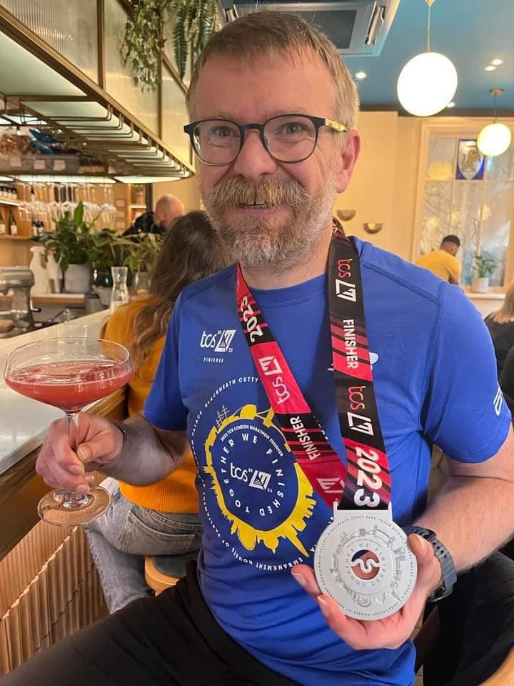 45-årige Steven Shanks døde søndag på vej hjem fra et marathon-løb. 