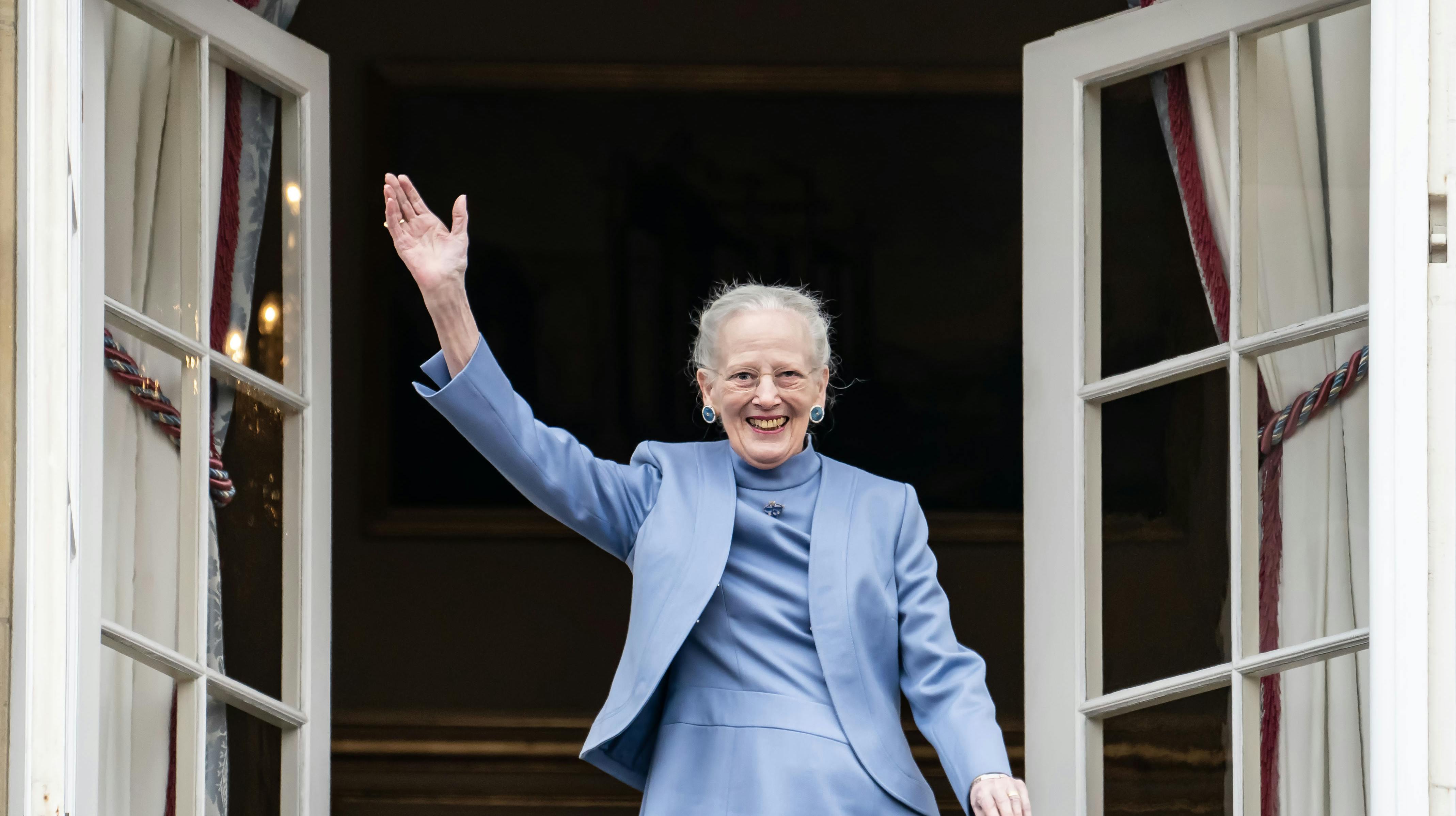 Dronning Margrethe virkede glad og frisk, da hun vinkede fra Amalienborgs balkon på sin fødselsdag den 16. april – nu er hun klar til at vende tilbage på arbejde. nbsp;