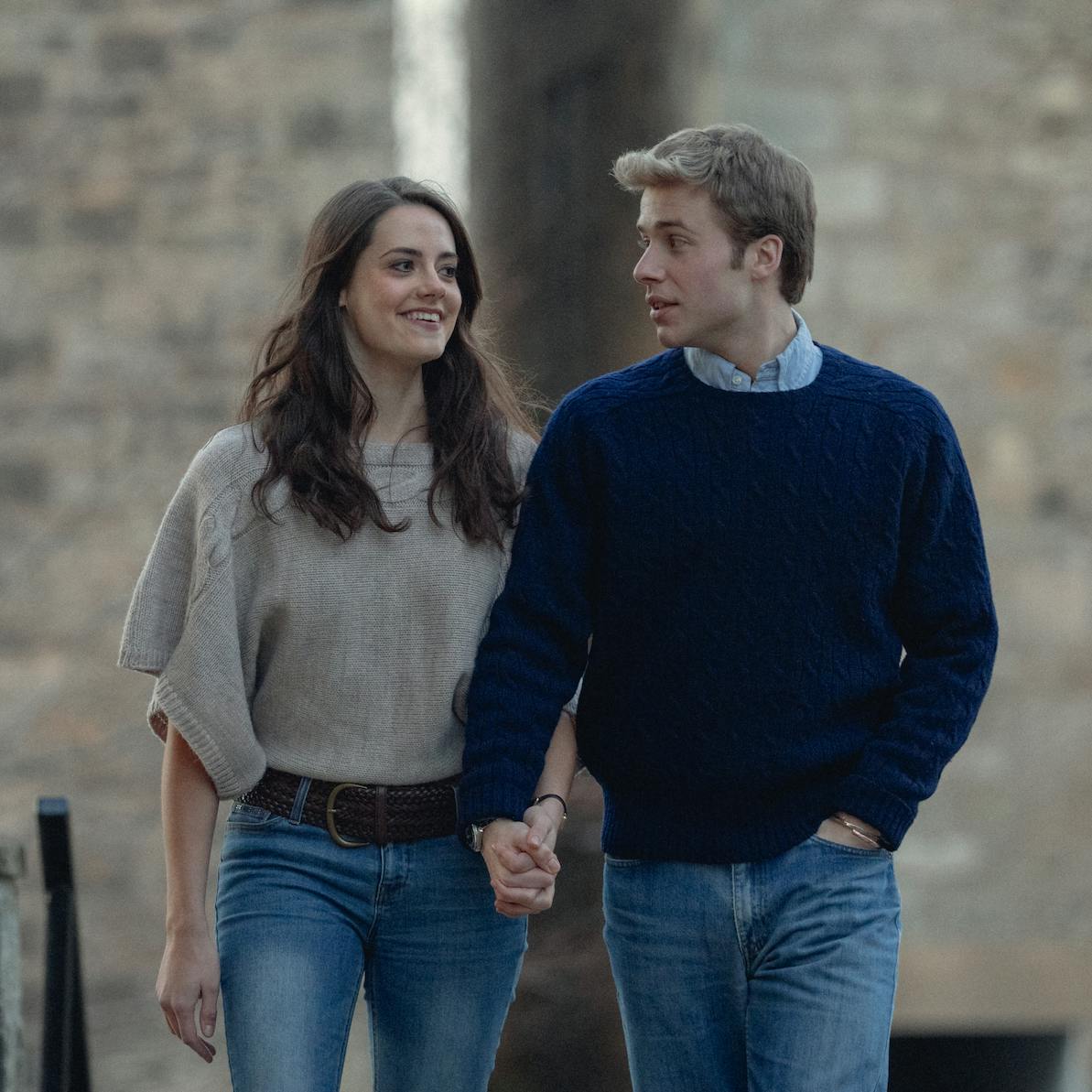 Ed McVey (th.) og Meg Bellamy som prins William og Kate Middleton.