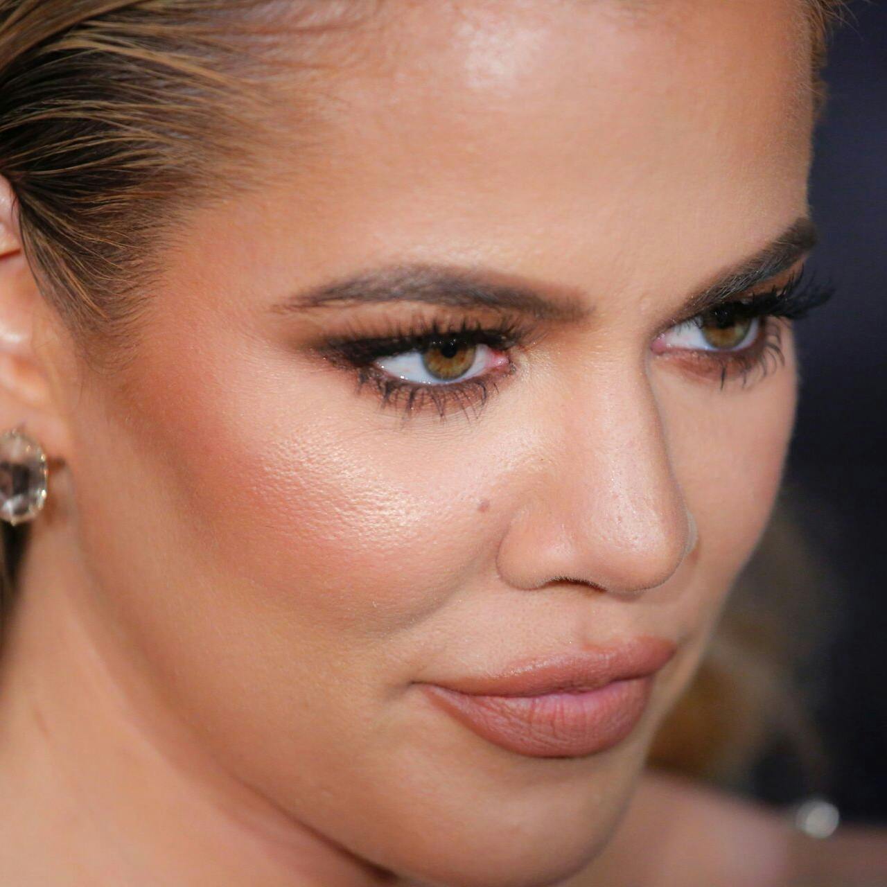 Khloe Kardashian fik sig sidste år et enormt ar i ansigtet.
