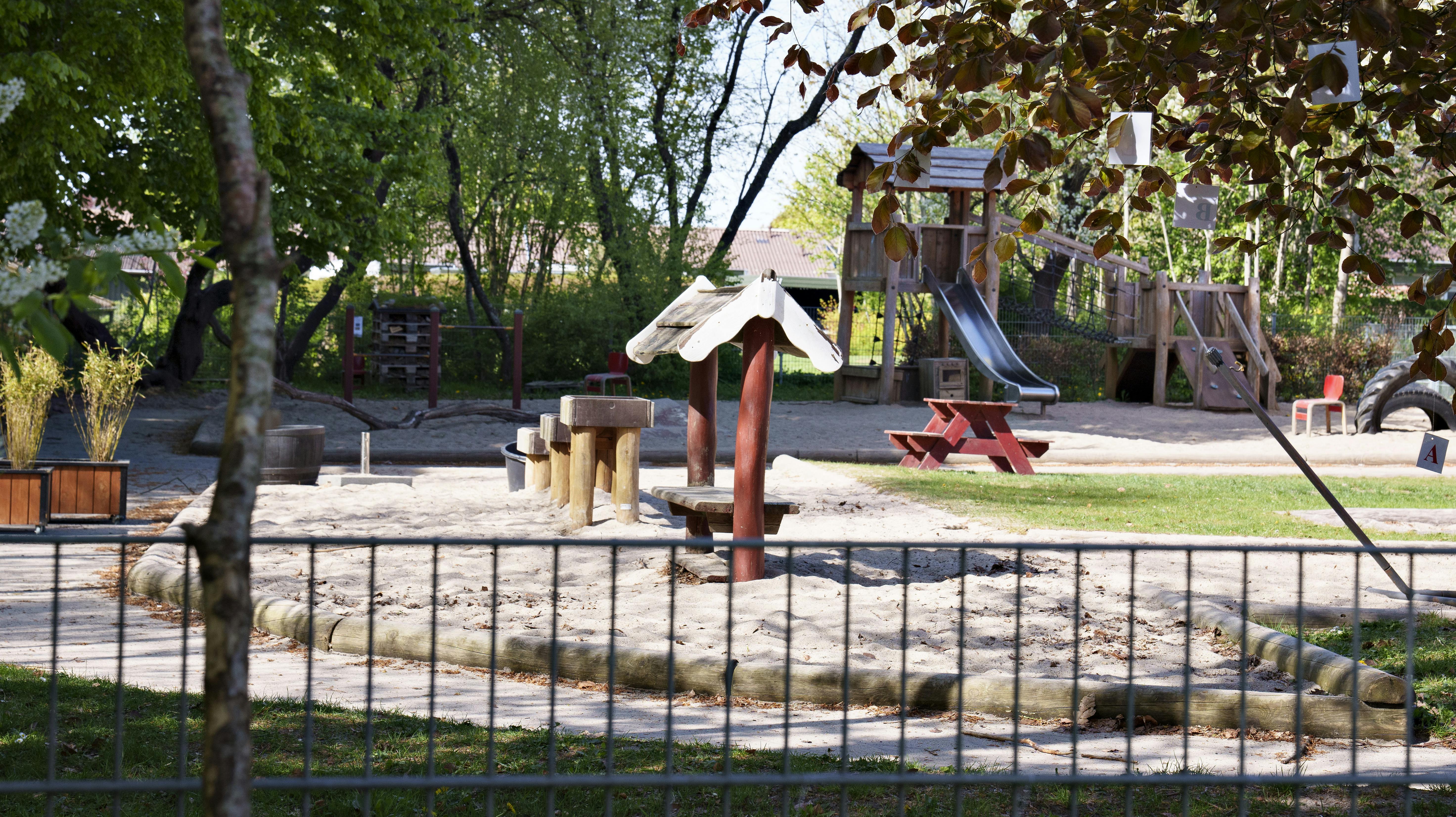 Aarhusianske småbørnsforældre skal nu regne med, at mandagsbagkanten hedder klokken 16:30 og ikke 17 som førhen. nbsp;