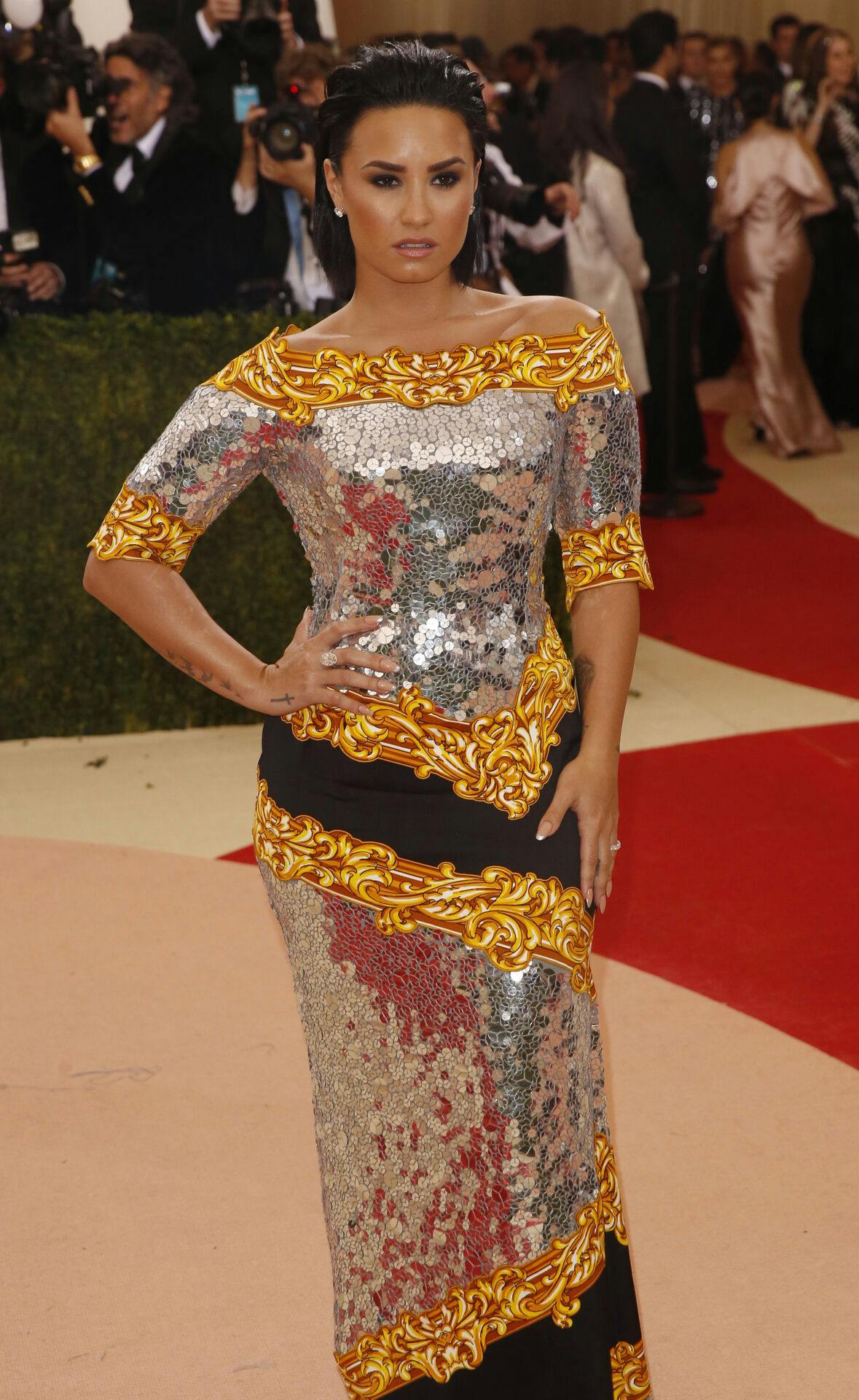 Godt så hun ud, Demi, da hun dukkede op til Met Gala i 2016. Det var dog ifølge hende selv en noget så forfærdelig aften. 