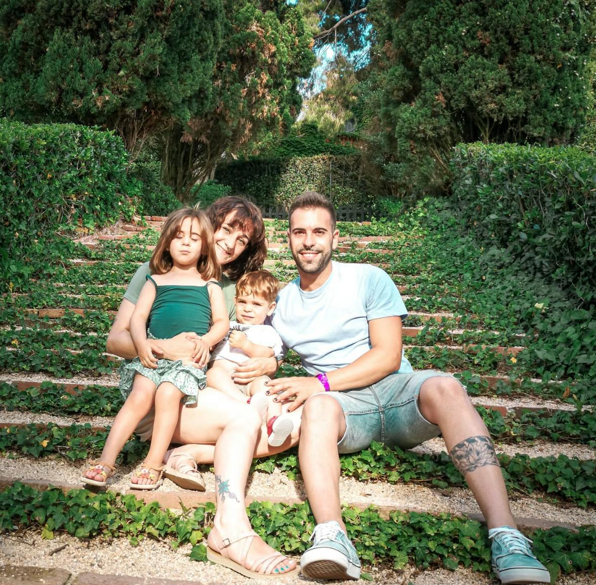 Ana Parra og Daniel Parra, der sammen har to børn, deler samme far.&nbsp;