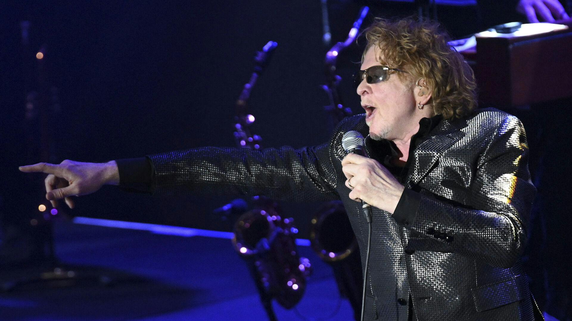 Mick Hucknall har levet et vildt liv som forsanger for Simply Red.