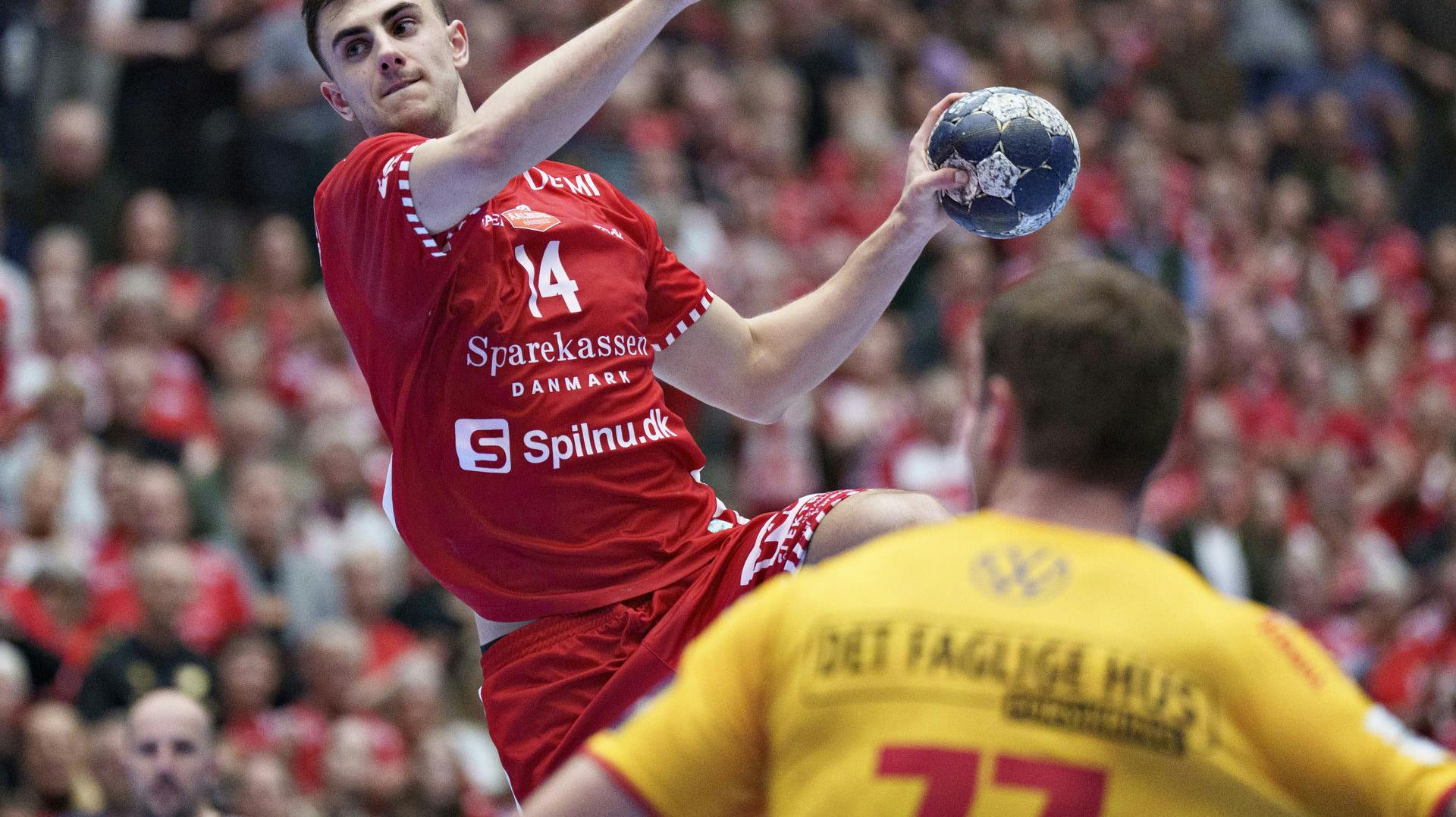 Aalborg Håndbolds Mads Hoxer er ude resten af sæsonen med en skade. nbsp;