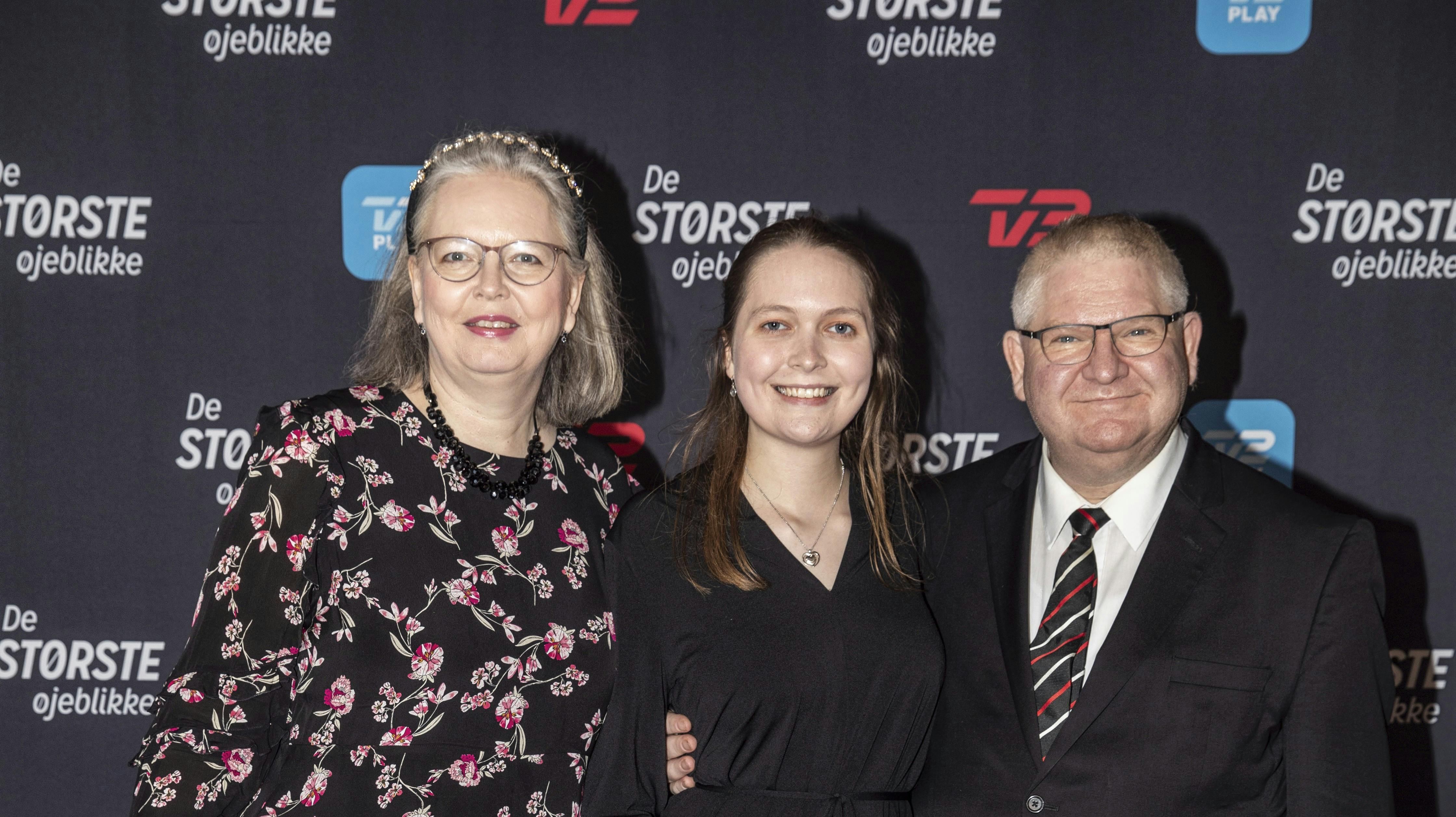 Rachel Ellebye sammen med sine forældre, Lars Ellebye og Theresia Treschow-Kühl.