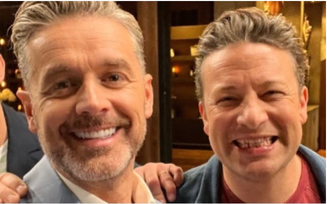 Det var dette selfie Jamie Oliver delte kort før Jock Zonfrillos død.