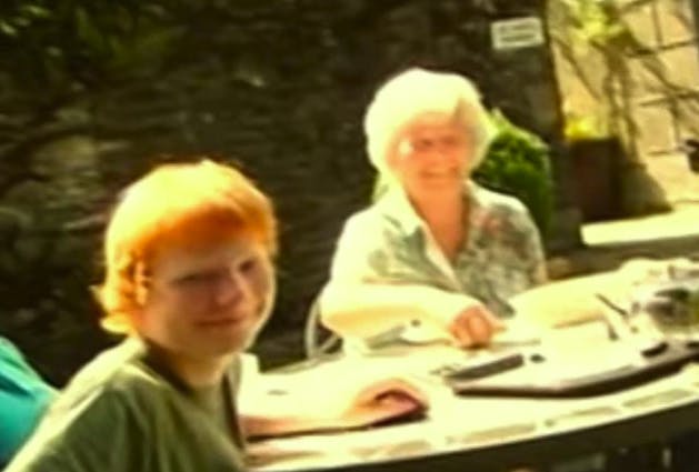 Ed Sheeran havde så nært et forhold til sin bedstemor, at han skrev en sang om hende. 