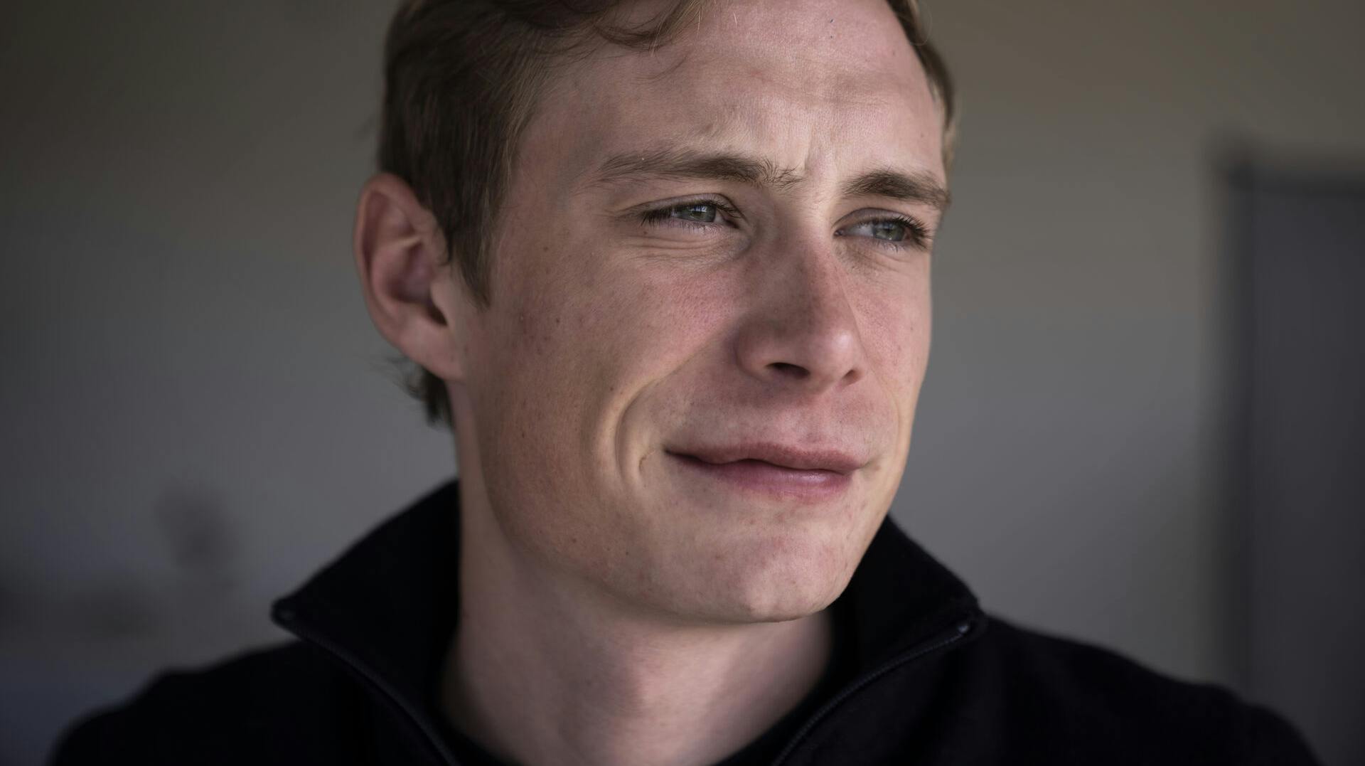 Jonas Vingegaard passer ekstra meget på når det kommer til at undgå at blive smittet med sygdom. Team Jumbo-Vismas presseansvarlige, Thijs Roelen, fortæller også, at holdet har gjort sit for at undgå sygdom.