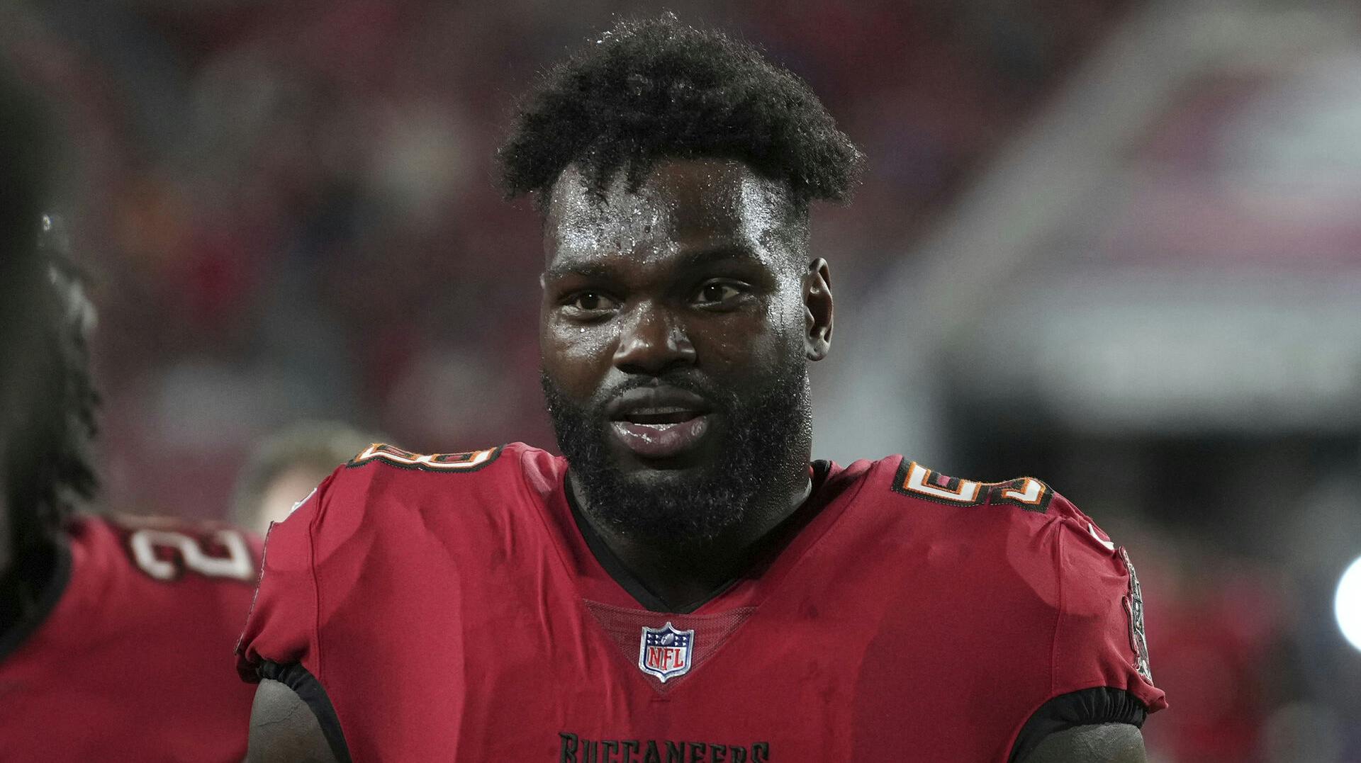 Tidligere på ugen kom det frem, at NFL-stjernen Shaquil Barrett på tragisk vist havde mistet sin 2-årige datter. Nu reagerer hans kone. nbsp;