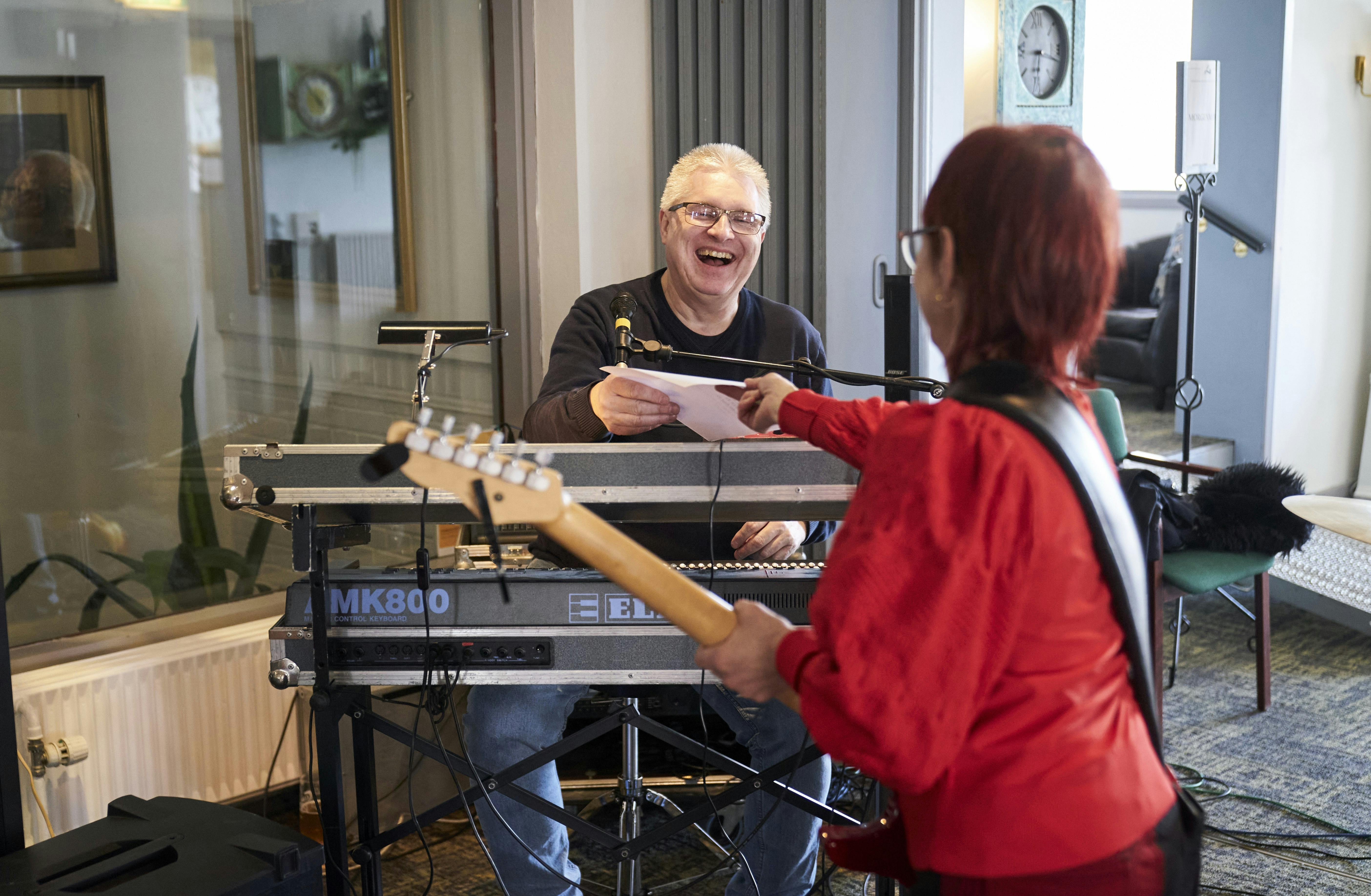 Kim driver Musikbutikken Hjørring, og har også spillet keyboard og håndbas i mange år for bandet Telstar og for Tina Siel.
Han er gift med Heidi og har tre børn og bor i Hjørring.