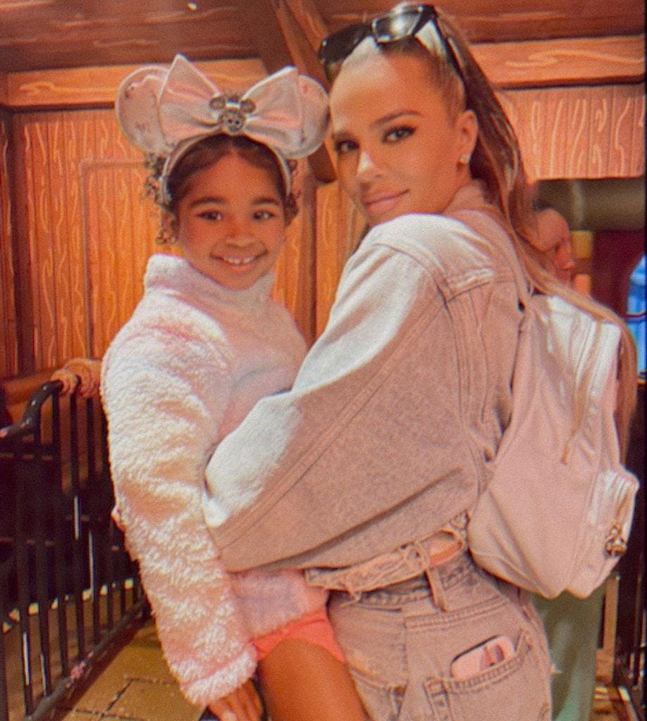 Khloé Kardashian med datteren True Thompson.