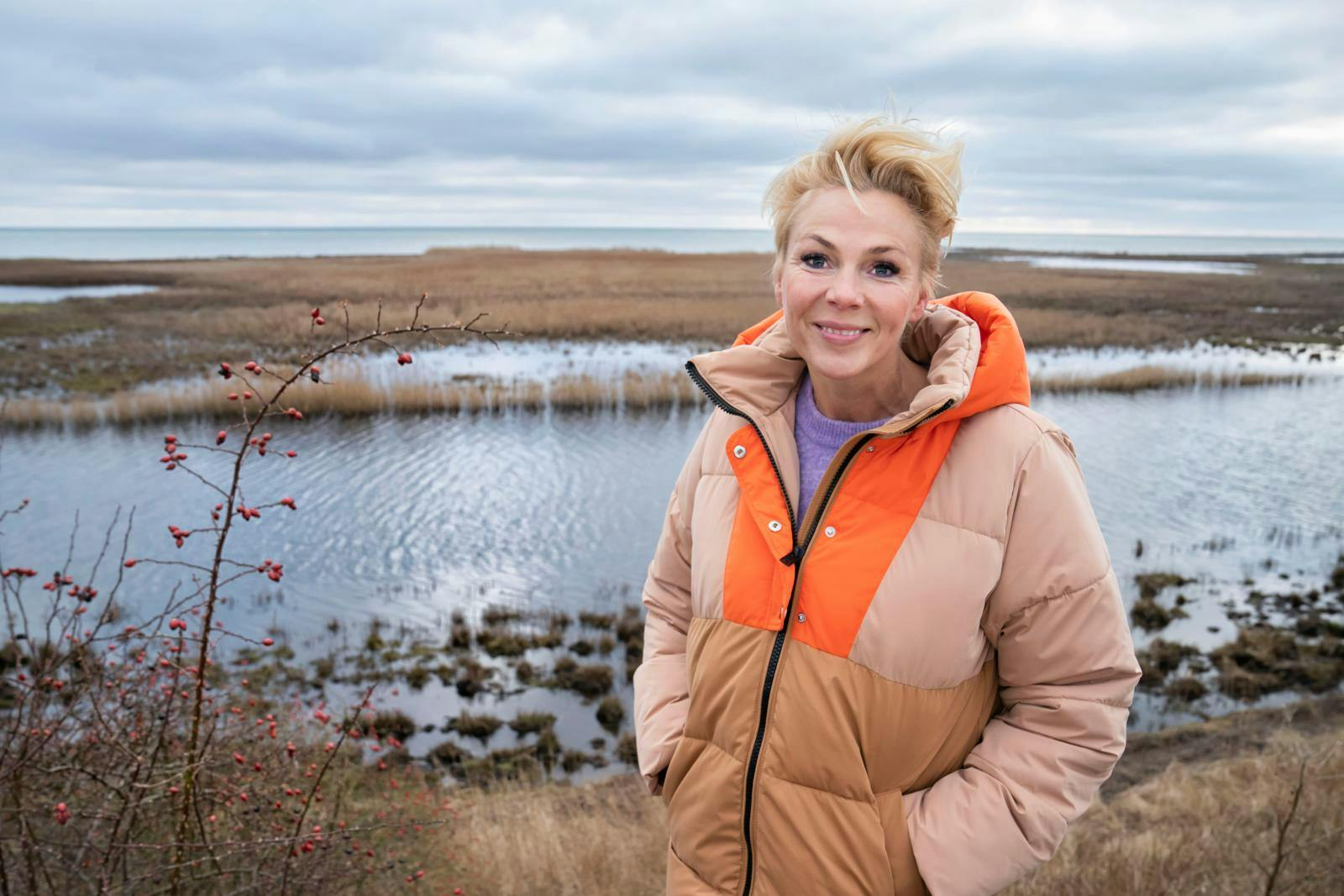 Lene Beier bor sammen med familien her i skønne Dragør. De flade omgivelser skiftes snart ud med bjergene i Tyrol.