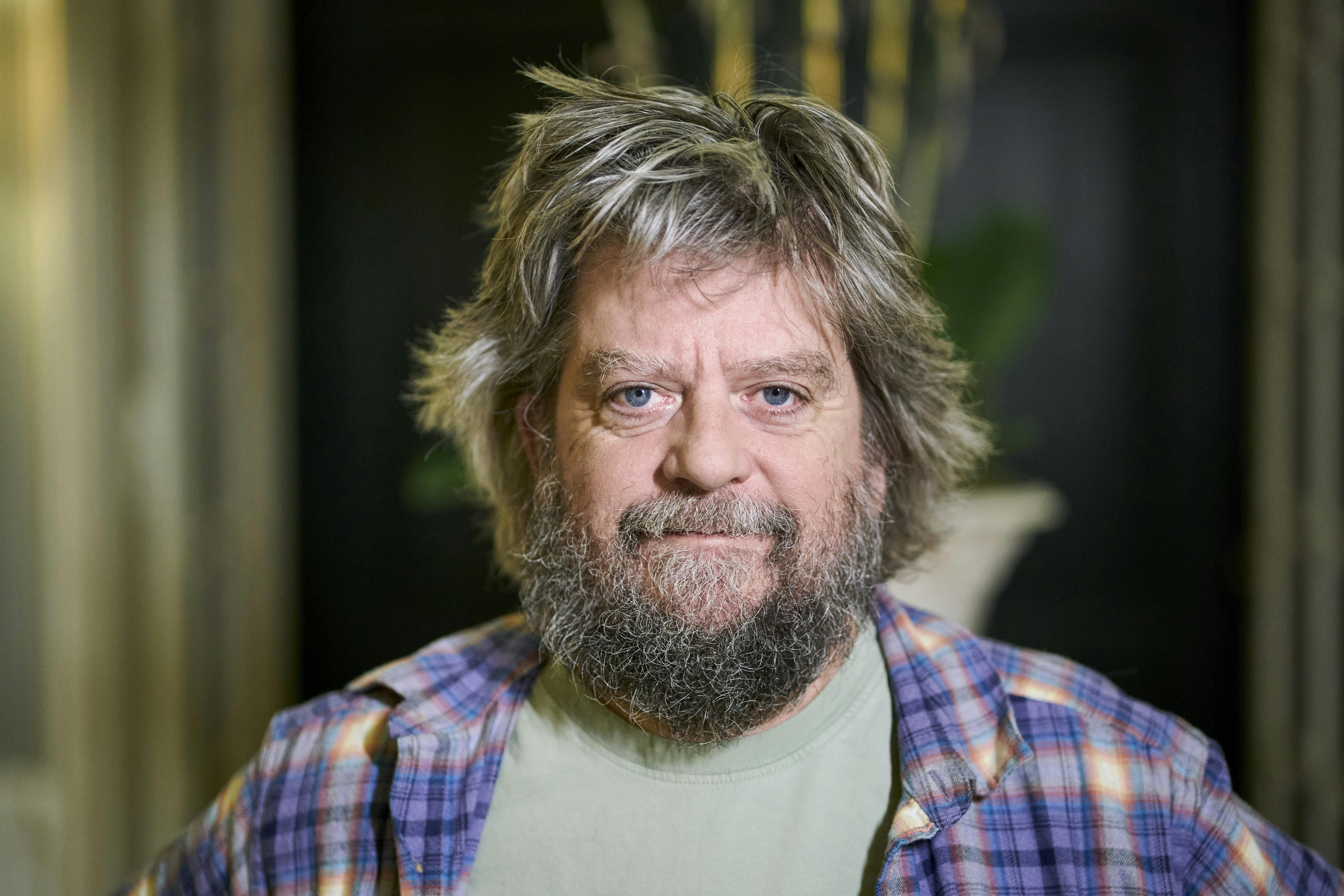 Anders Lund Madsen kan godt finde på at sætte sig ud på toilettet, når det sociale bliver for meget.