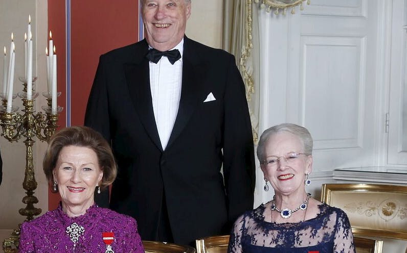 Kong Harald og dronning Sonja med Margrethe.