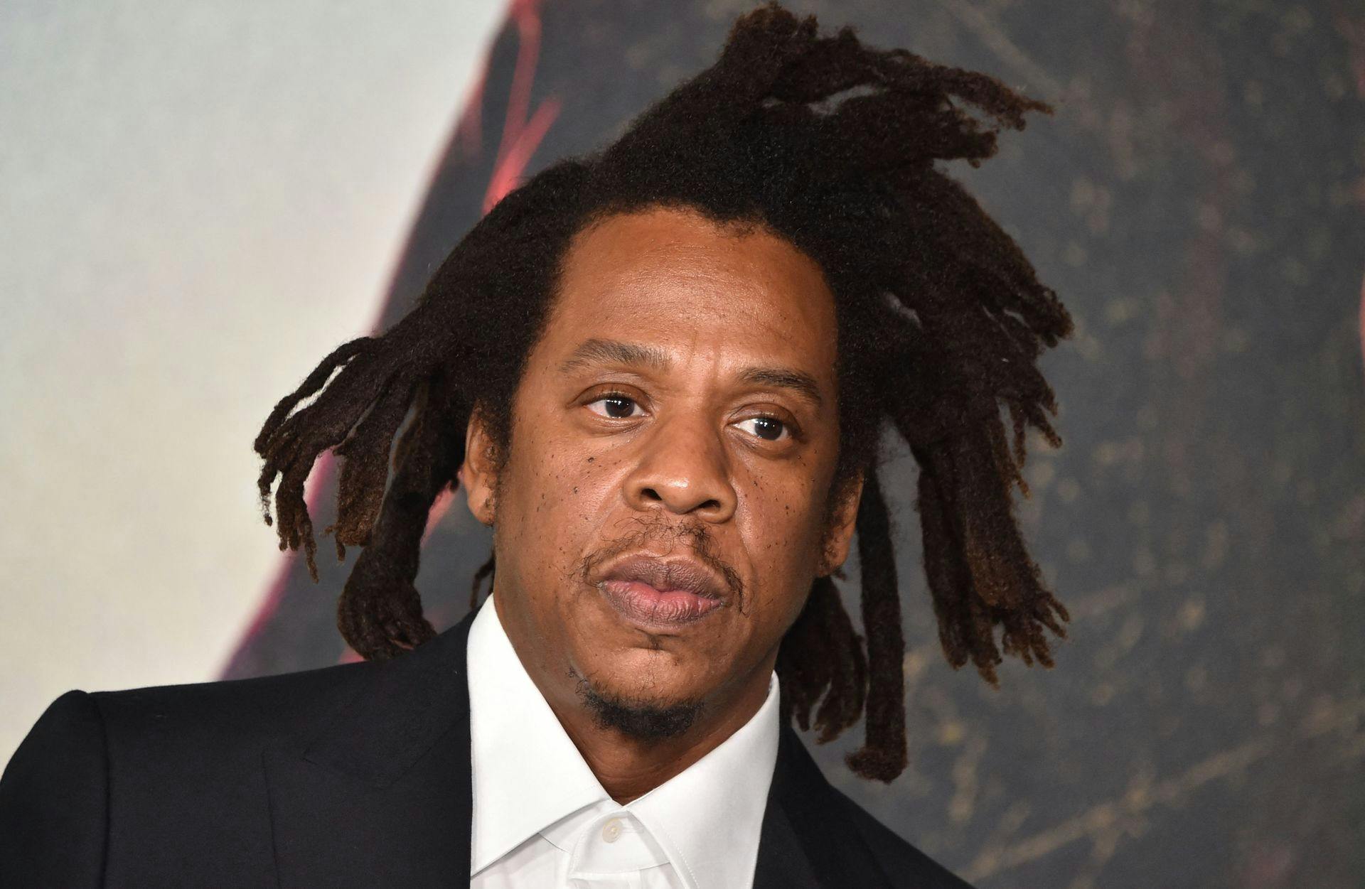 En 30-årig mand påstår, at han er Jay-Z' søn, og han vil nu få retten til at tvinge rapperen til at tage en DNA-test.