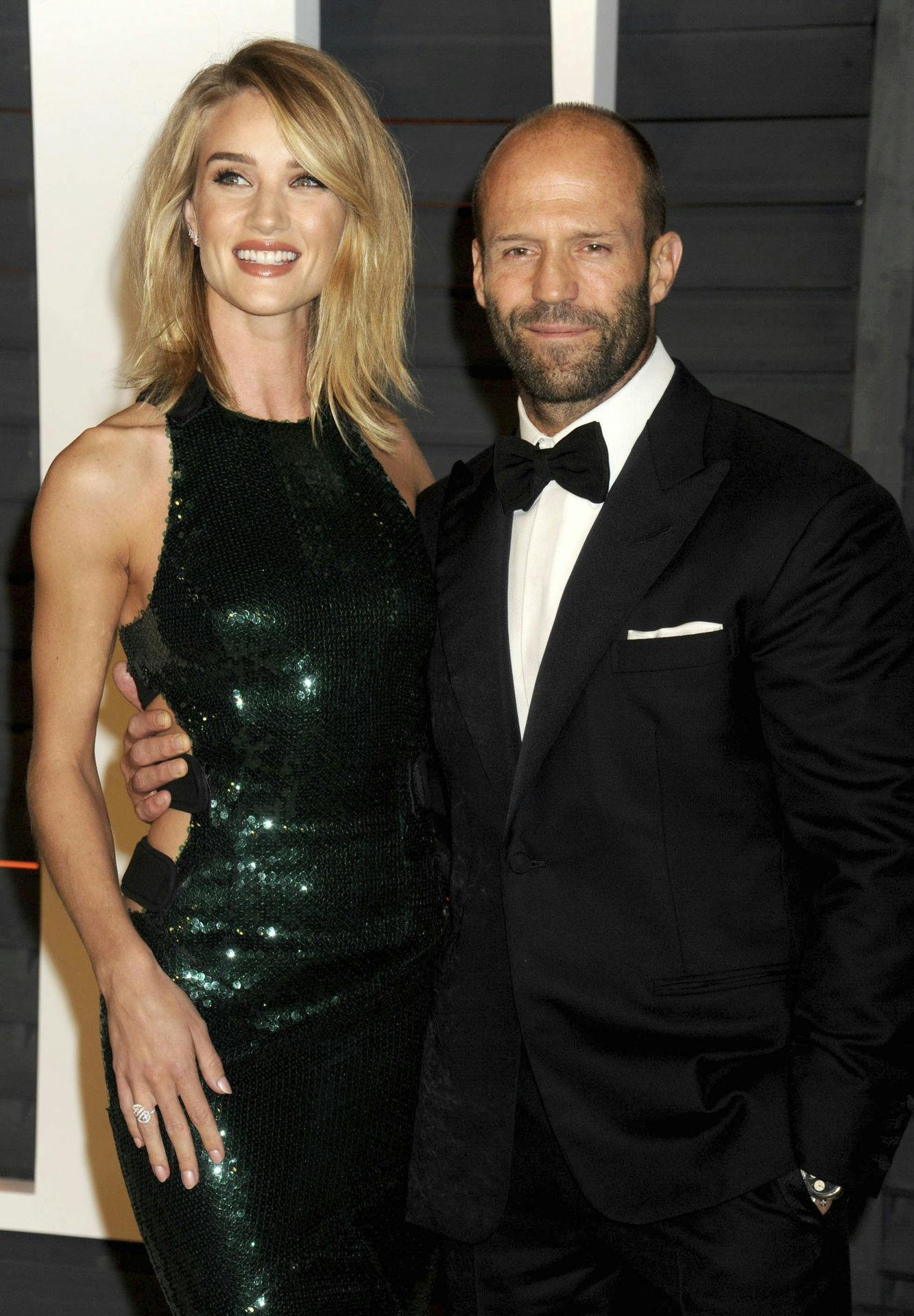 Jason Statham danner til daglig par med modellen Rosie Huntington-Whiteley.
